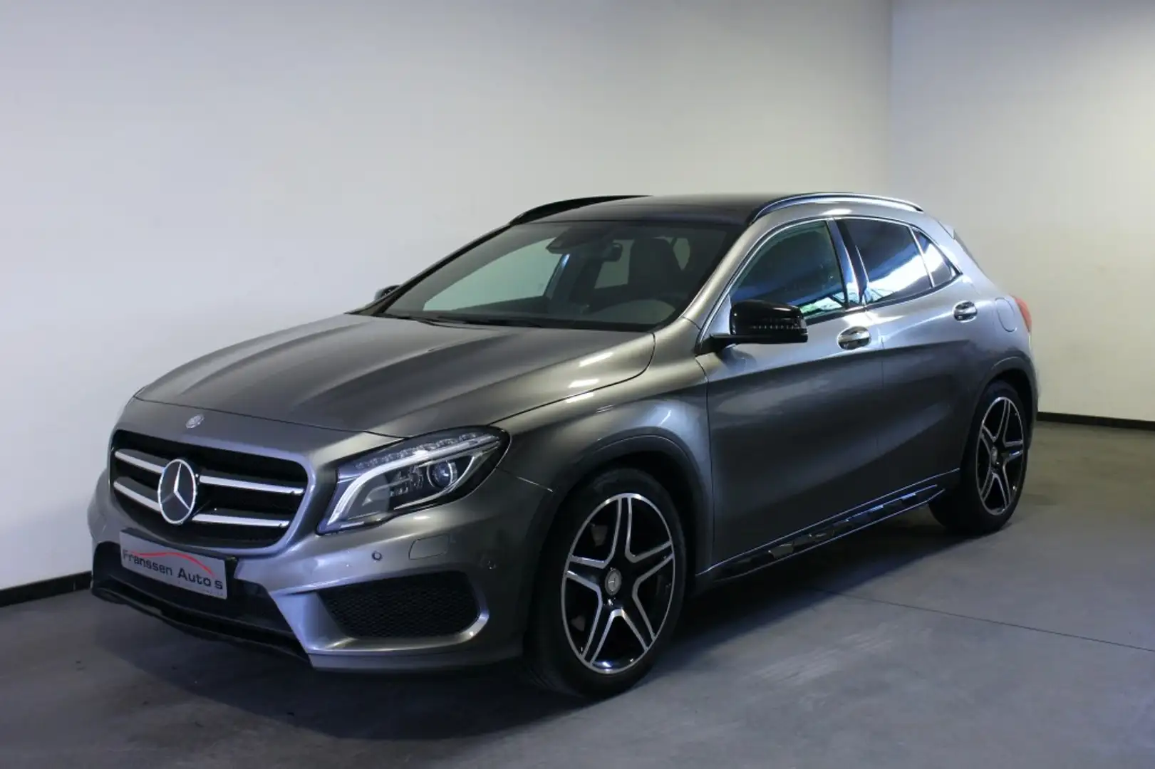Mercedes-Benz GLA 250 GLA 250 AMG pakket Šedá - 1