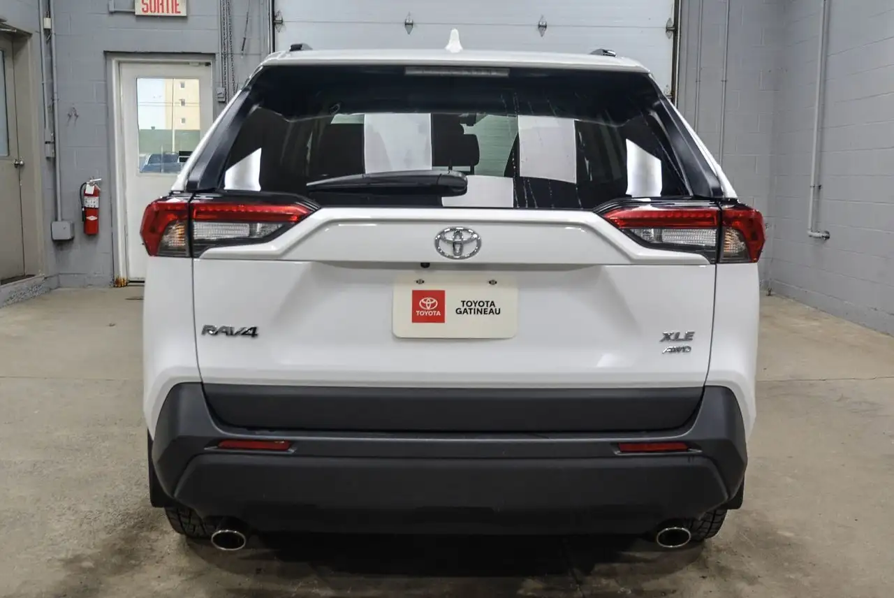 Toyota RAV 4 снимка Toyota RAV 4