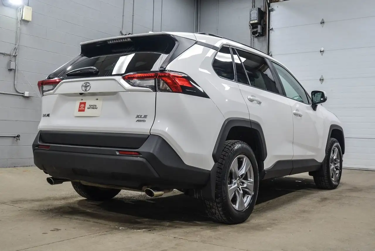 Toyota RAV 4 снимка Toyota RAV 4