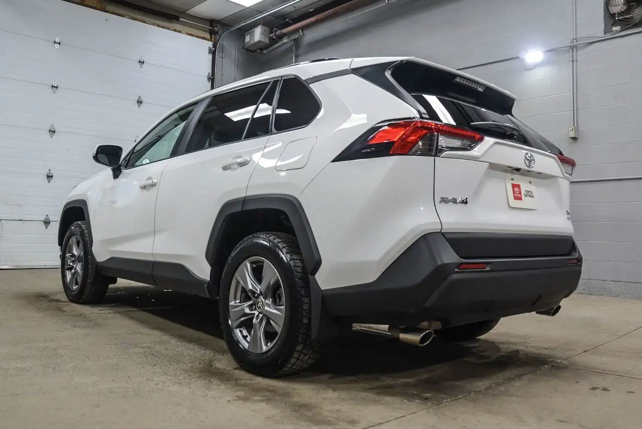 Toyota RAV 4 снимка Toyota RAV 4