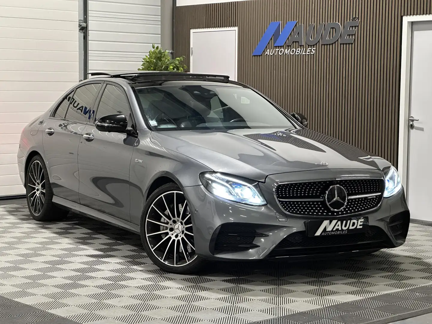 Mercedes-Benz E 53 AMG 53 AMG EQBoost 435ch 9G SPEEDSHIFT TCT 4-Matic+ Suivi Mercedes Gris - 1