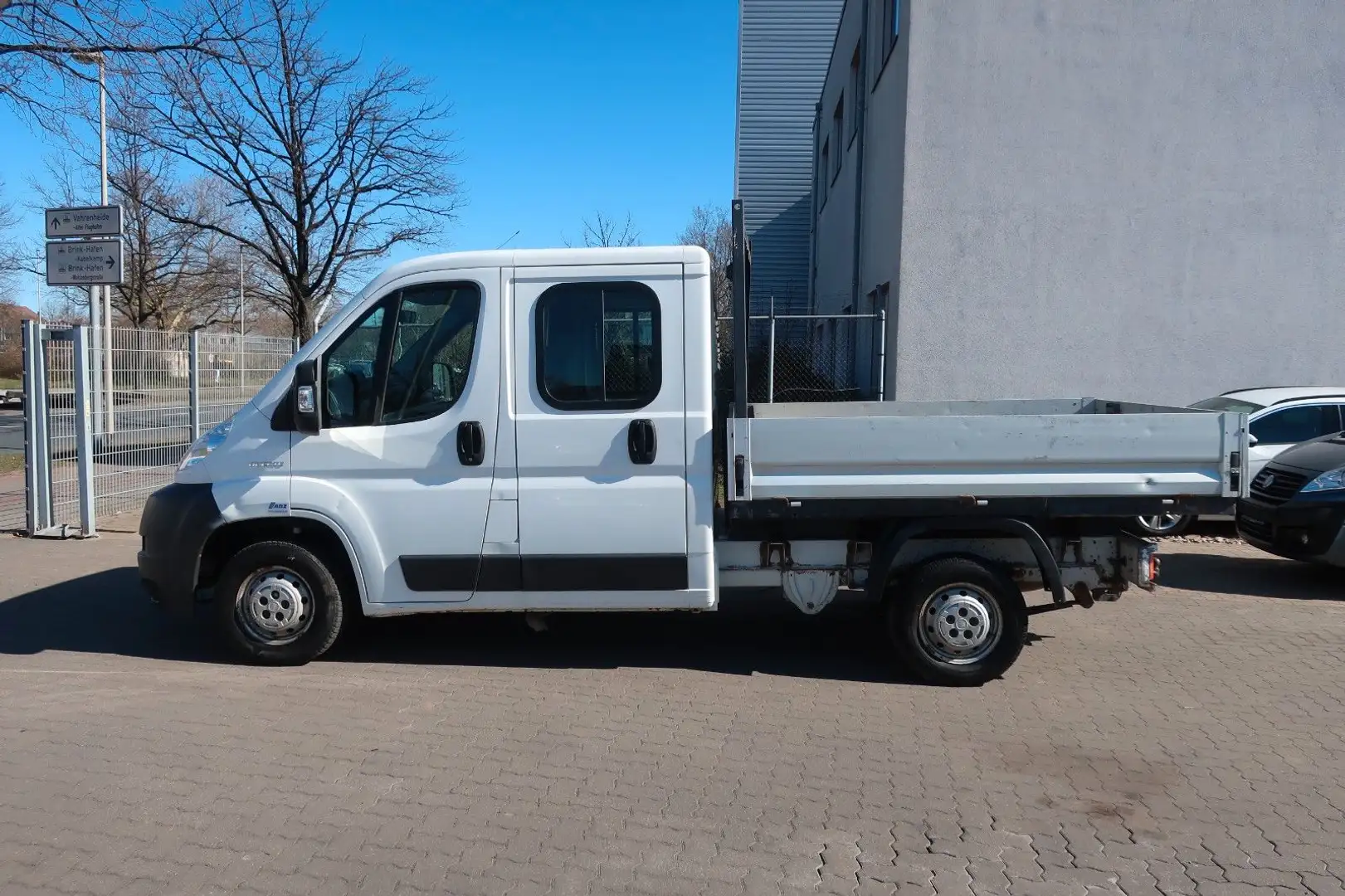Fiat Ducato Pritsche Doppelk. 33 100 / AHK Blanco - 2