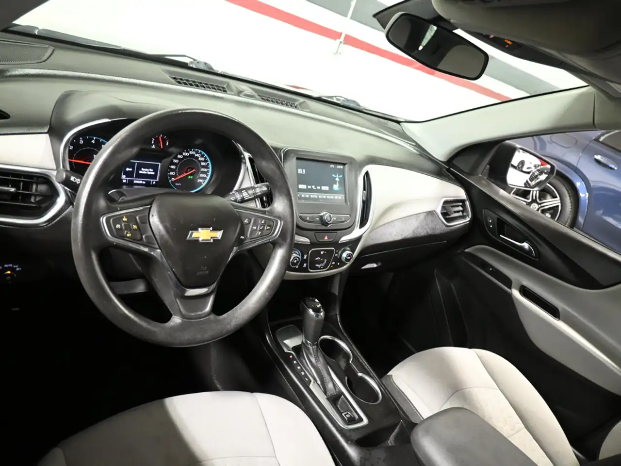 Chevrolet Equinox снимка Chevrolet Equinox