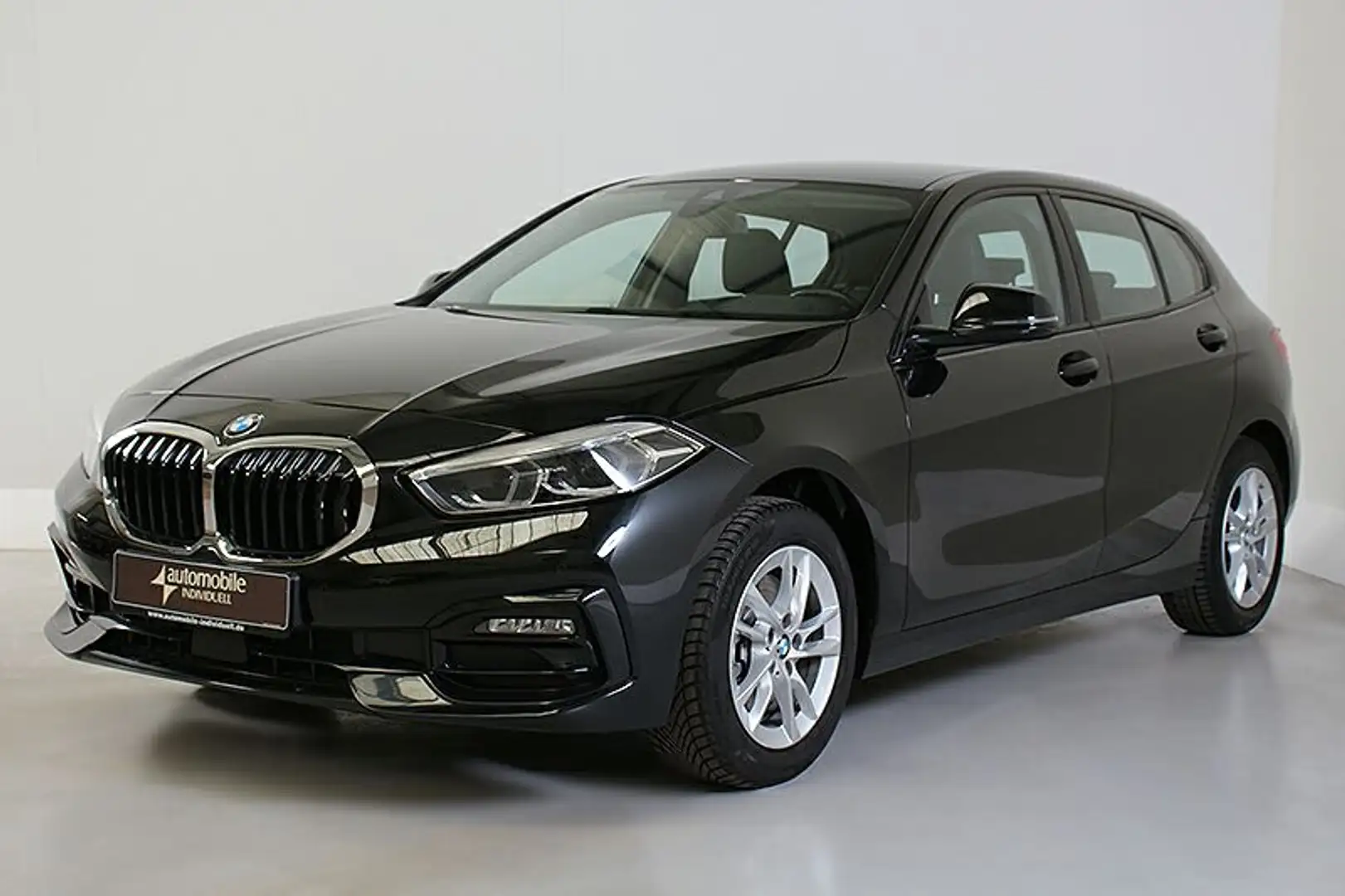 BMW 118 i A Sport Line LED DAB Hifi LiveCockpitProfes Schwarz - 2