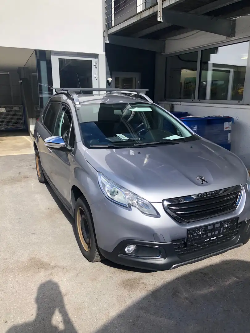 Peugeot 2008 1,6 BHDI S&S Style Silber - 2