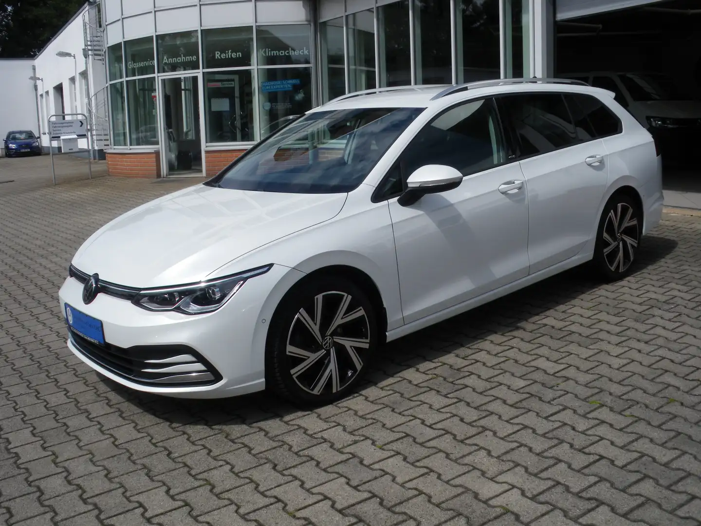 Volkswagen Golf Variant Active, ACC, IQ-Light, Navi, Park Assist, Standh. Weiß - 2