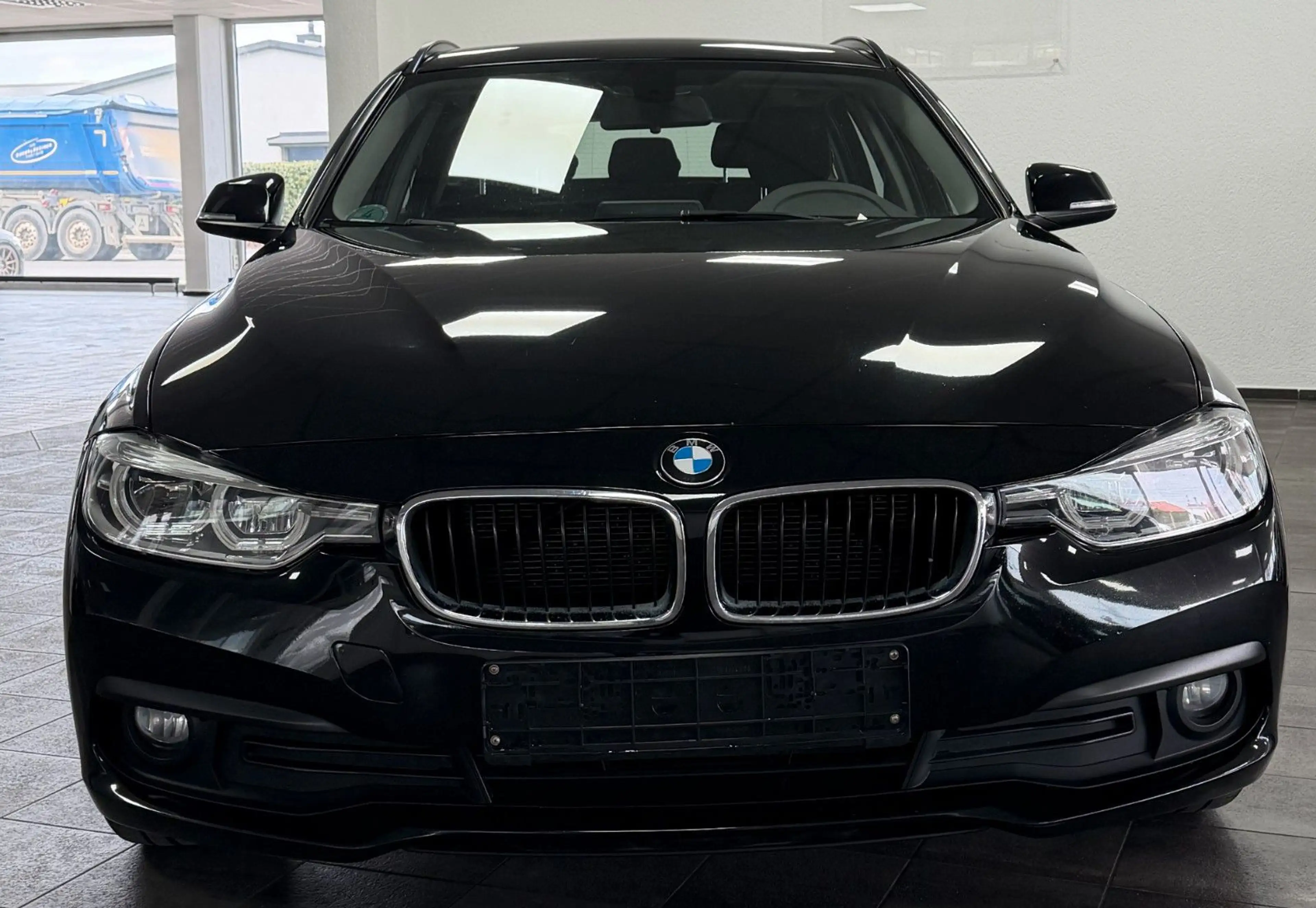 BMW 318 d Touring LED NAVI PDC 2 HAND EURO 6 TOP — photo 4