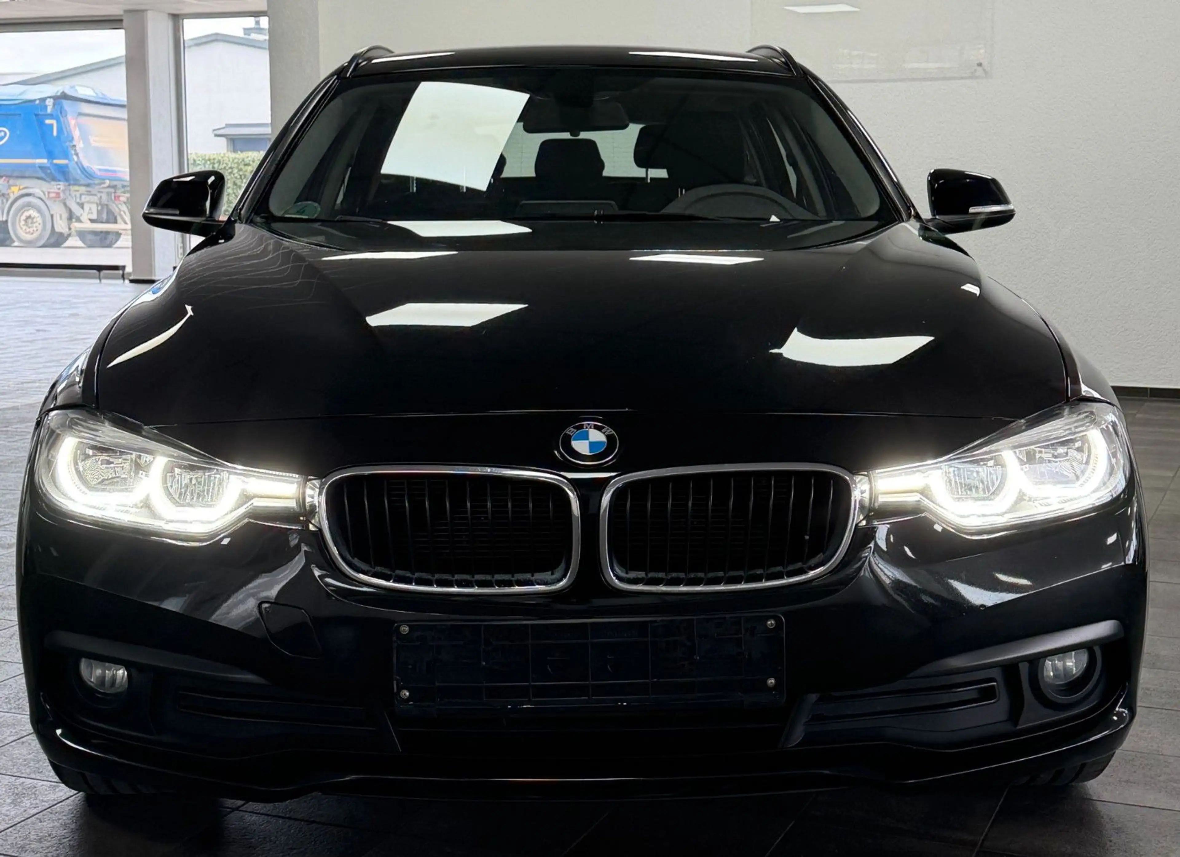 BMW 318 d Touring LED NAVI PDC 2 HAND EURO 6 TOP — photo 5