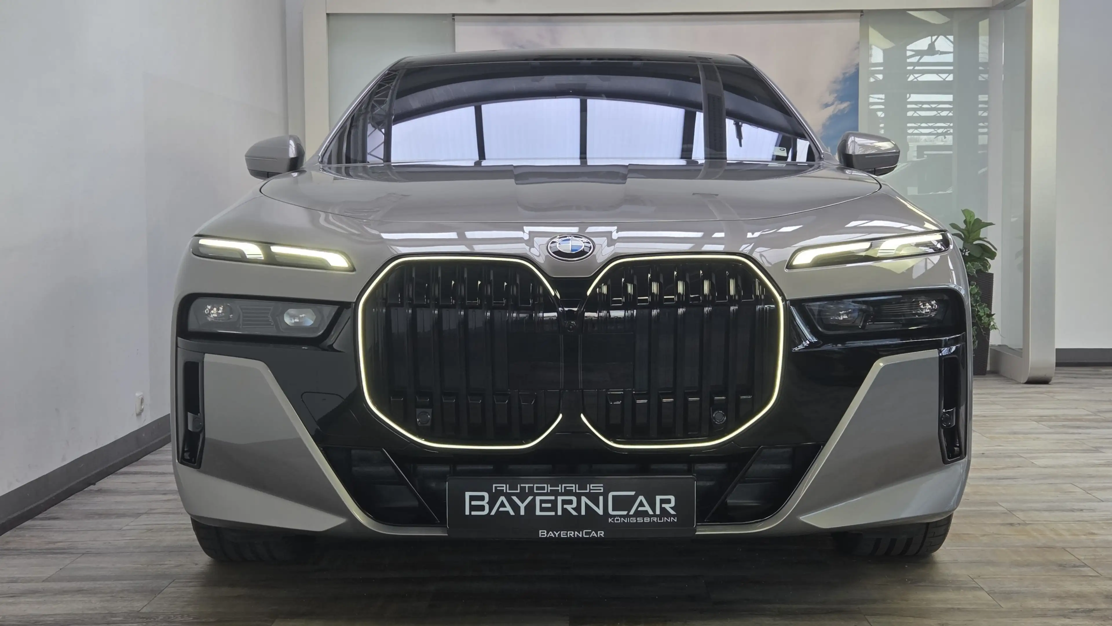 BMW 740 xDr. M SportPro Sitzlüft Massage B&W ACC SH — photo 2