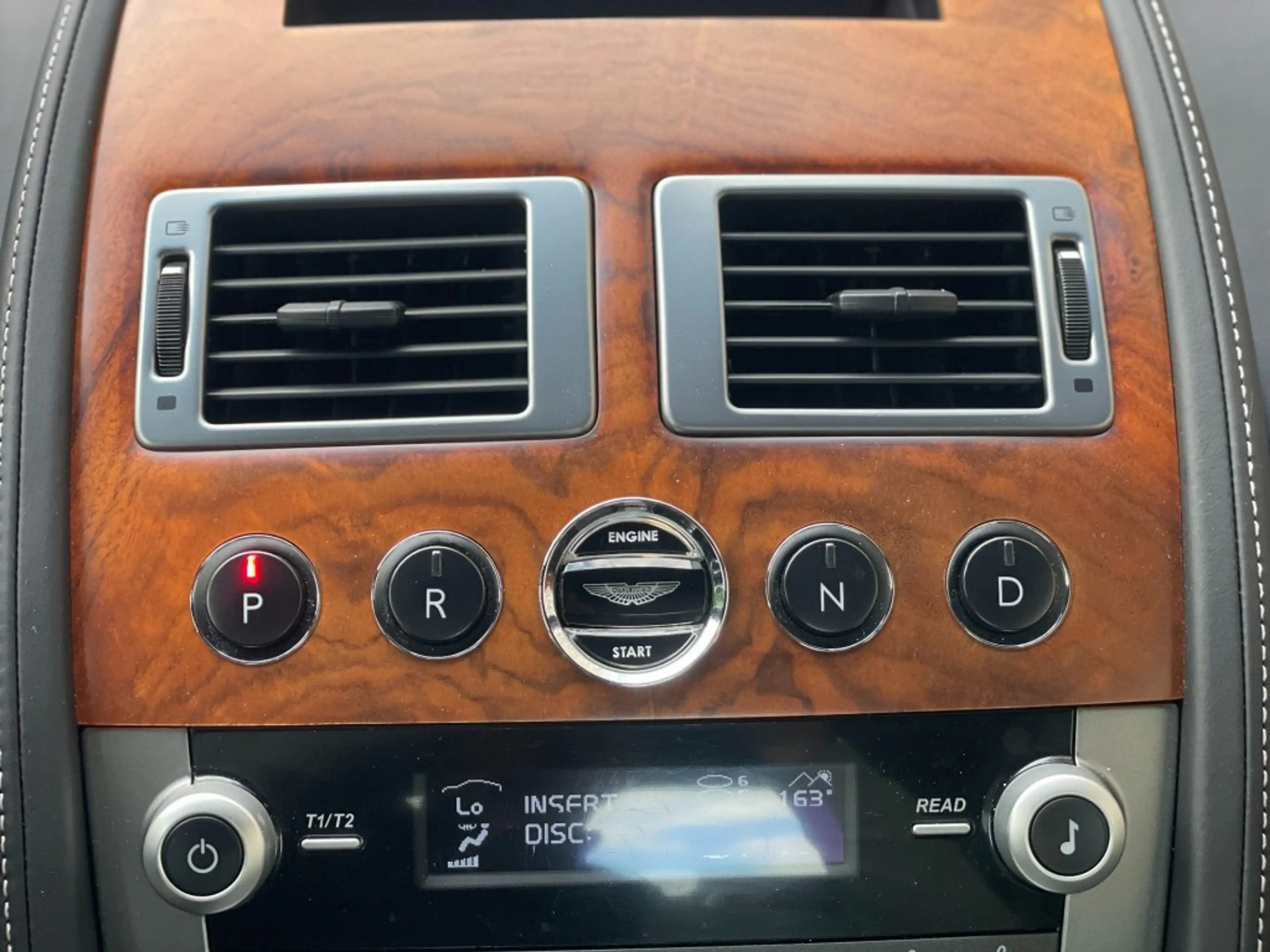 Aston Martin DB9 5.9-L V12 DOHC 48V — photo 12