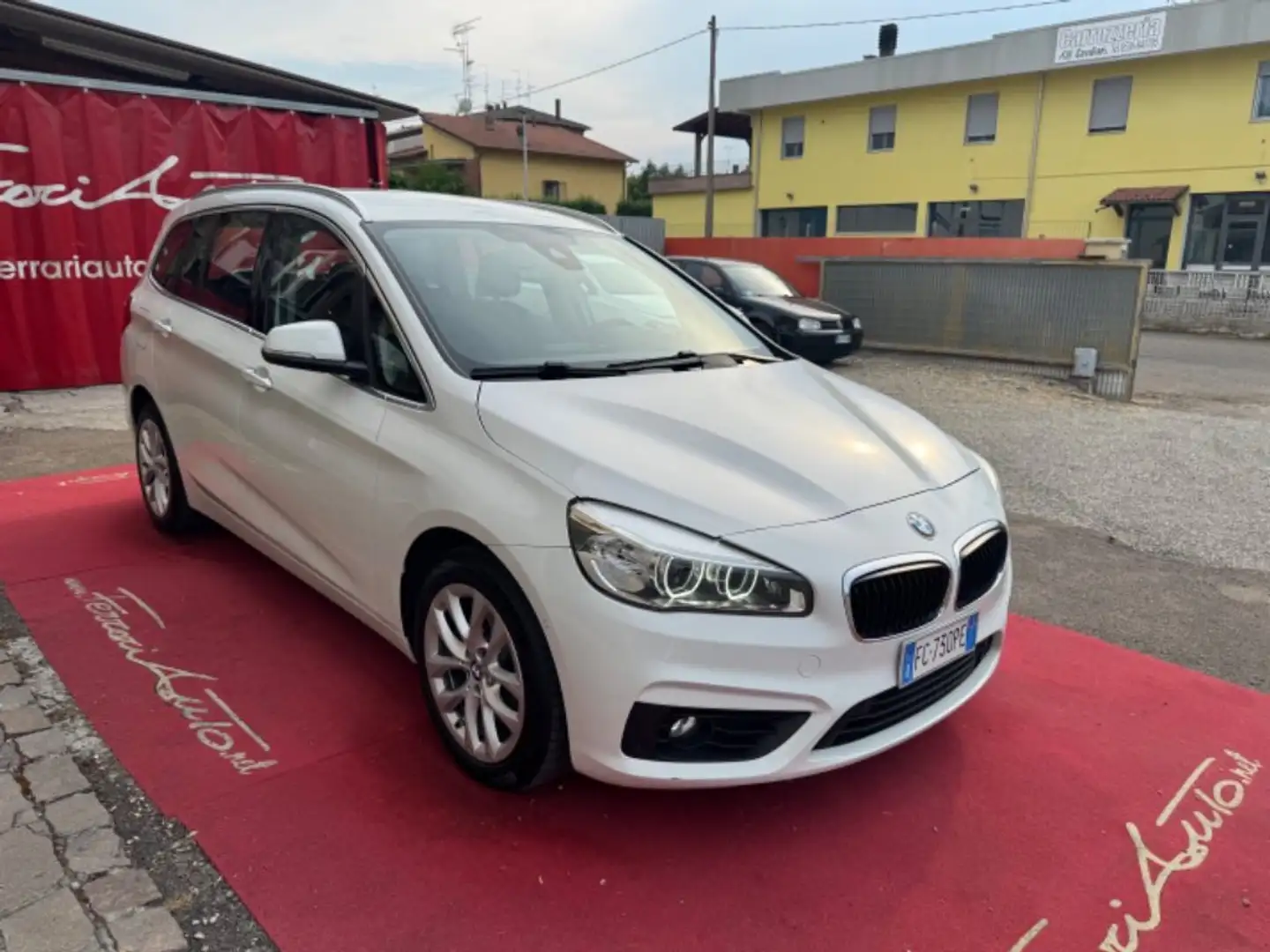 BMW 218 d Active Tourer Luxury 7 POSTI Blanc - 2