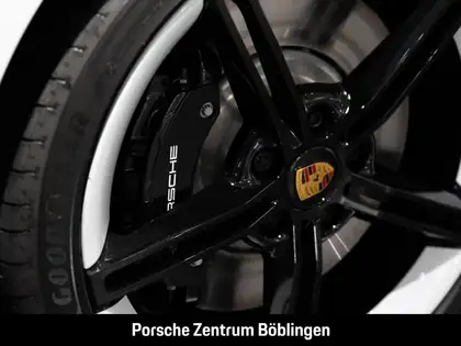 Annonce voiture d'occasion Porsche Taycan - CARADIZE