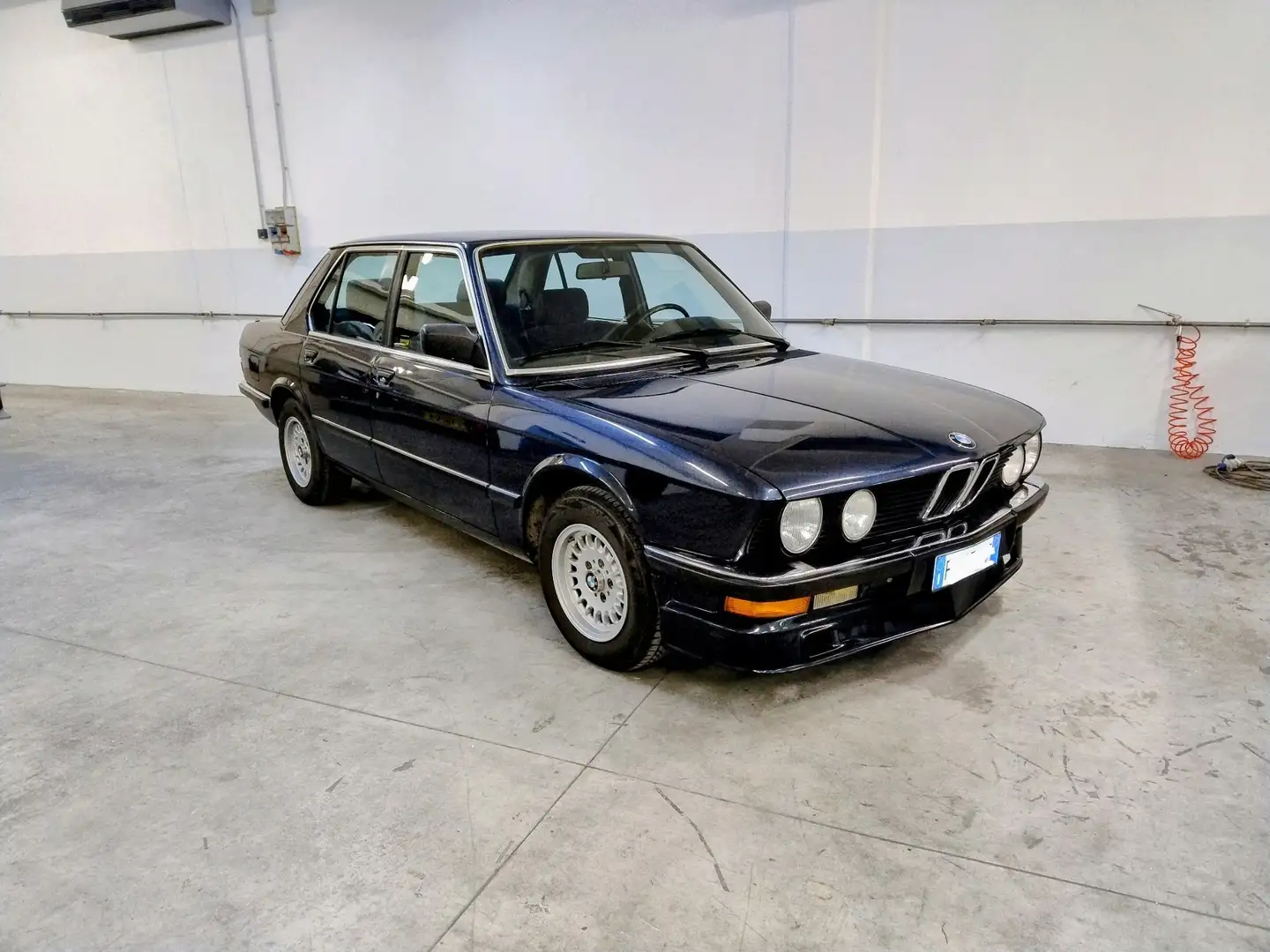 BMW 528 528i 2.8 - 1