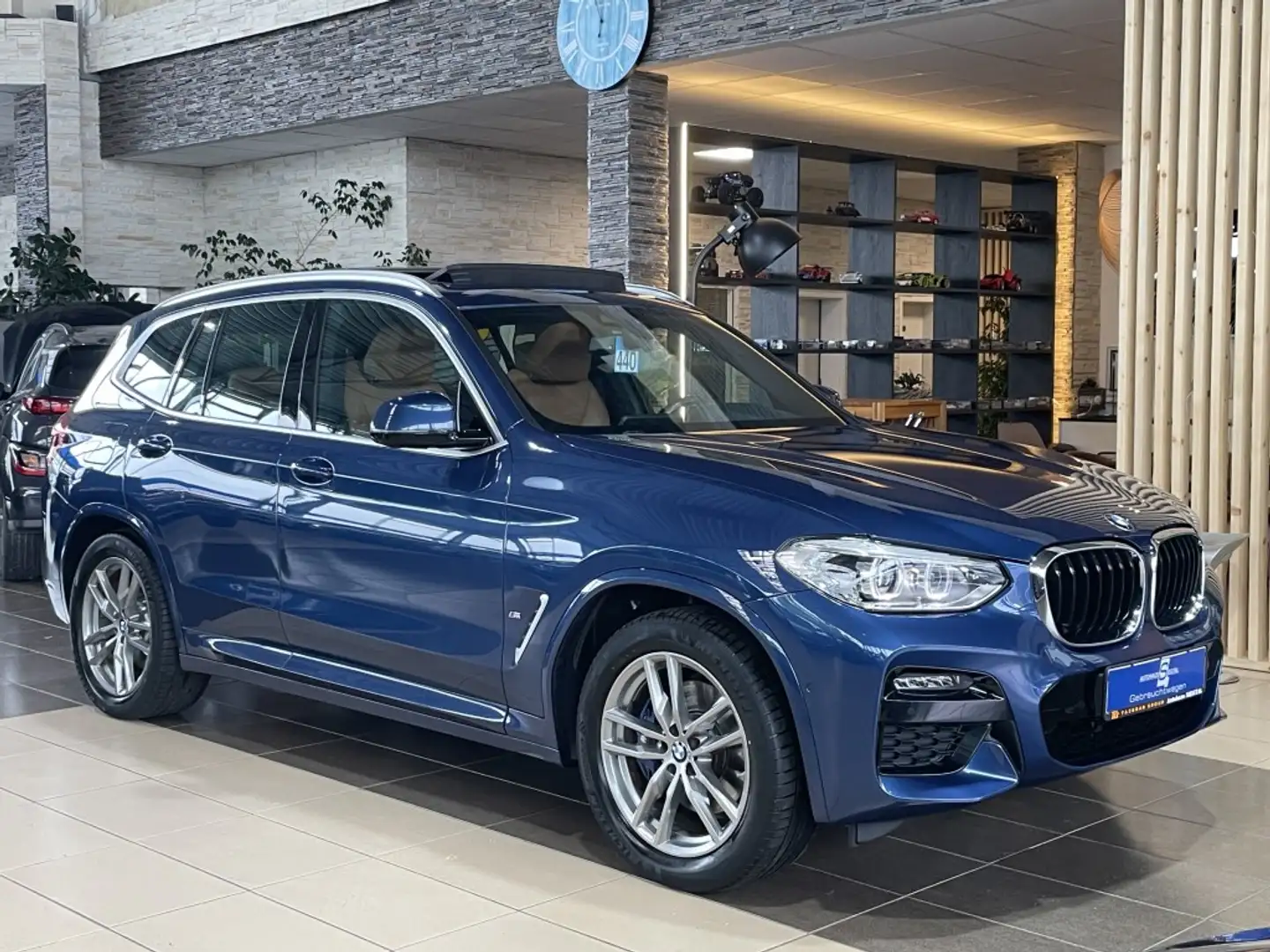 BMW X3 xDrive 30 e M Sport Aero. Pano. LED HUD Leder Blau - 1