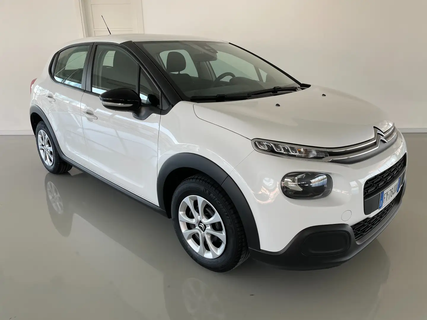 Citroen C3 C3 1.2 puretech Feel 83 cv OK NEOPATENTATI Weiß - 2