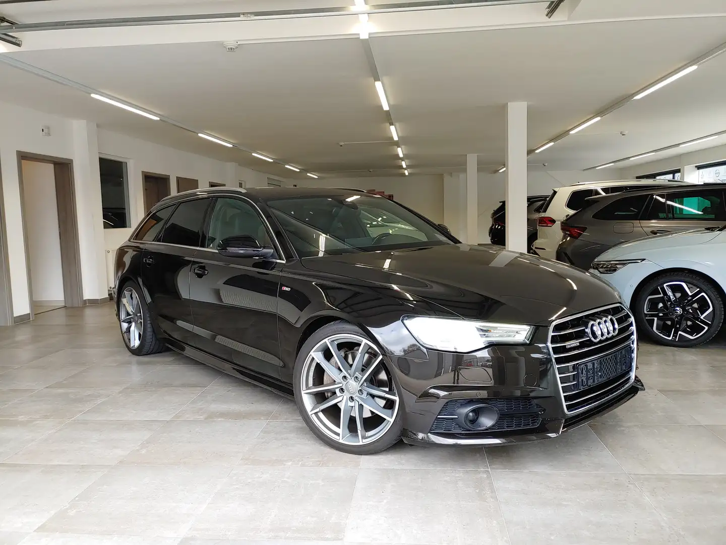 Audi A6 Avant 3.0 TDI S-line S-tronic quattro Leder/AHK Schwarz - 2