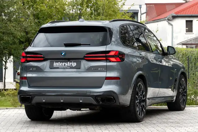 BMW X5 view 4