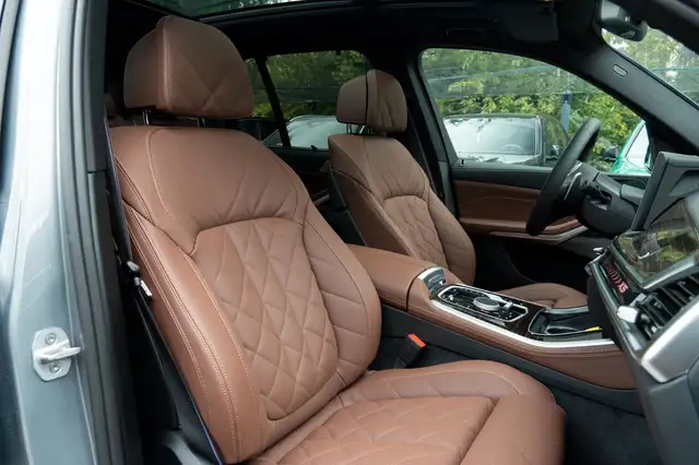BMW X5 view 13