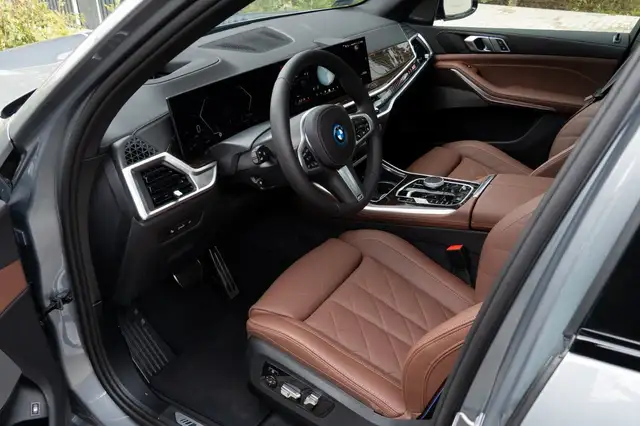 BMW X5 view 10