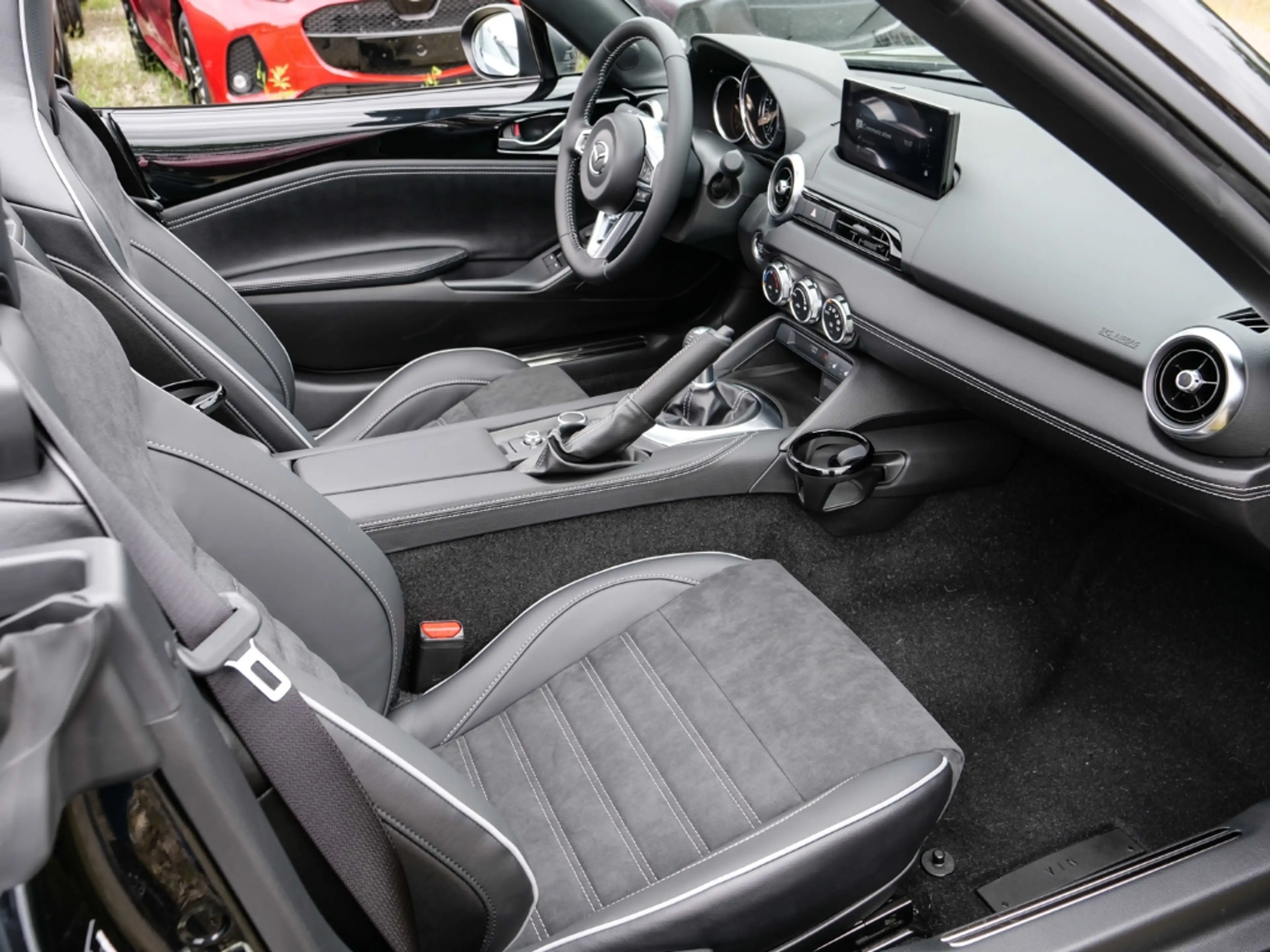 Mazda MX-5 1.5L SKYACTIV-G 132 6MT RWD Homura EU6e — photo 12