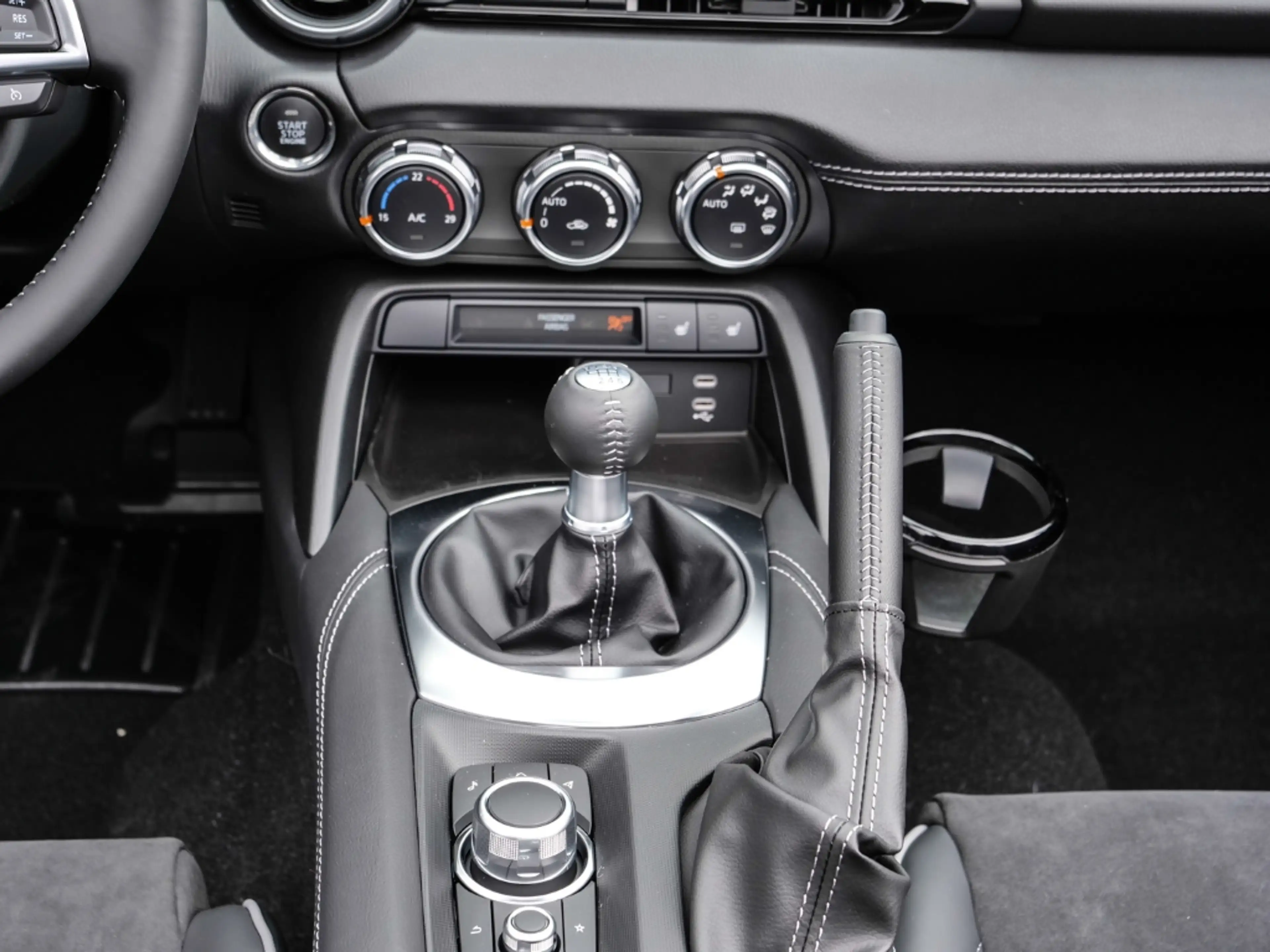 Mazda MX-5 1.5L SKYACTIV-G 132 6MT RWD Homura EU6e — photo 11