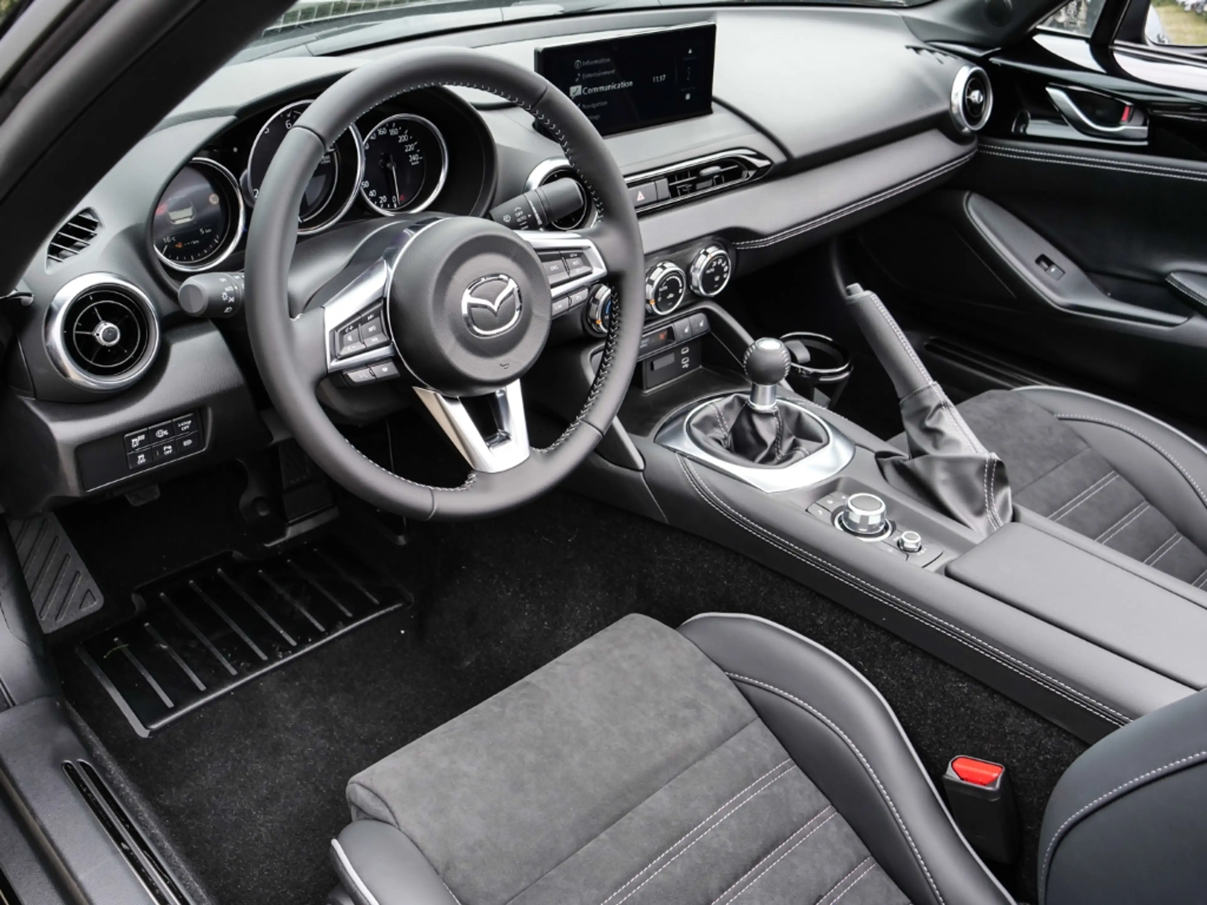 Mazda MX-5 1.5L SKYACTIV-G 132 6MT RWD Homura EU6e — photo 6
