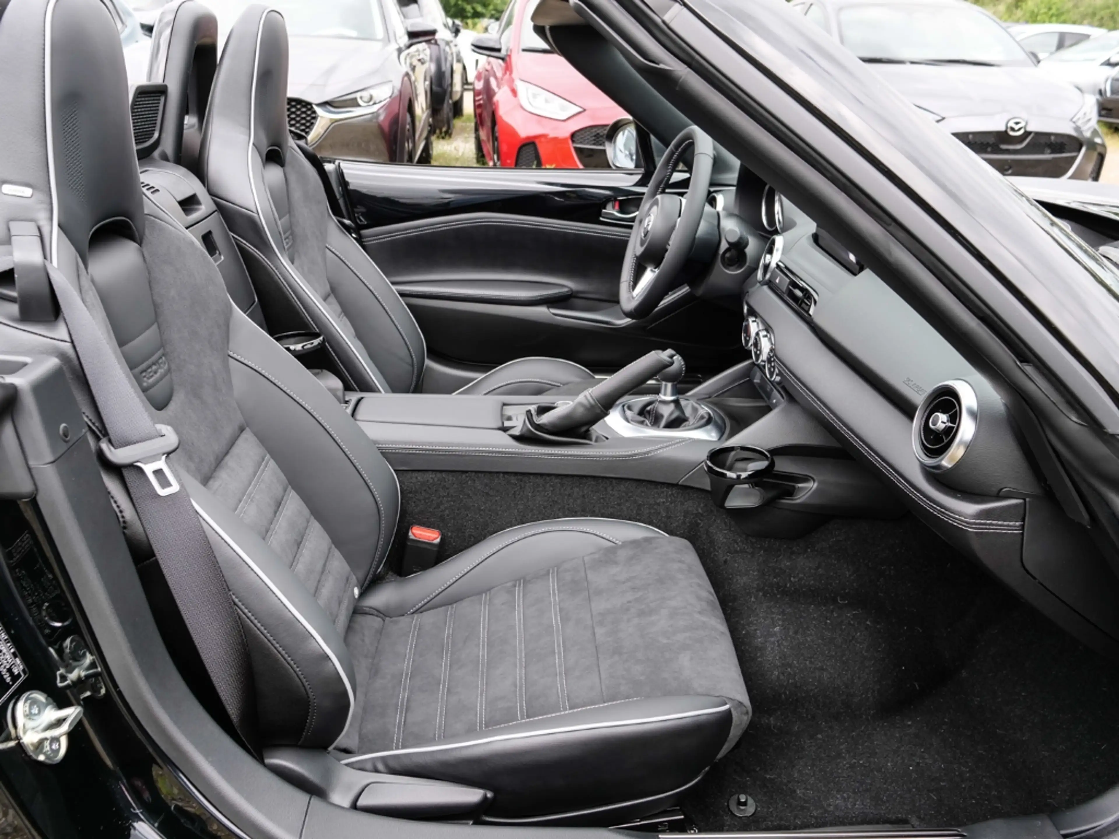 Mazda MX-5 1.5L SKYACTIV-G 132 6MT RWD Homura EU6e — photo 13