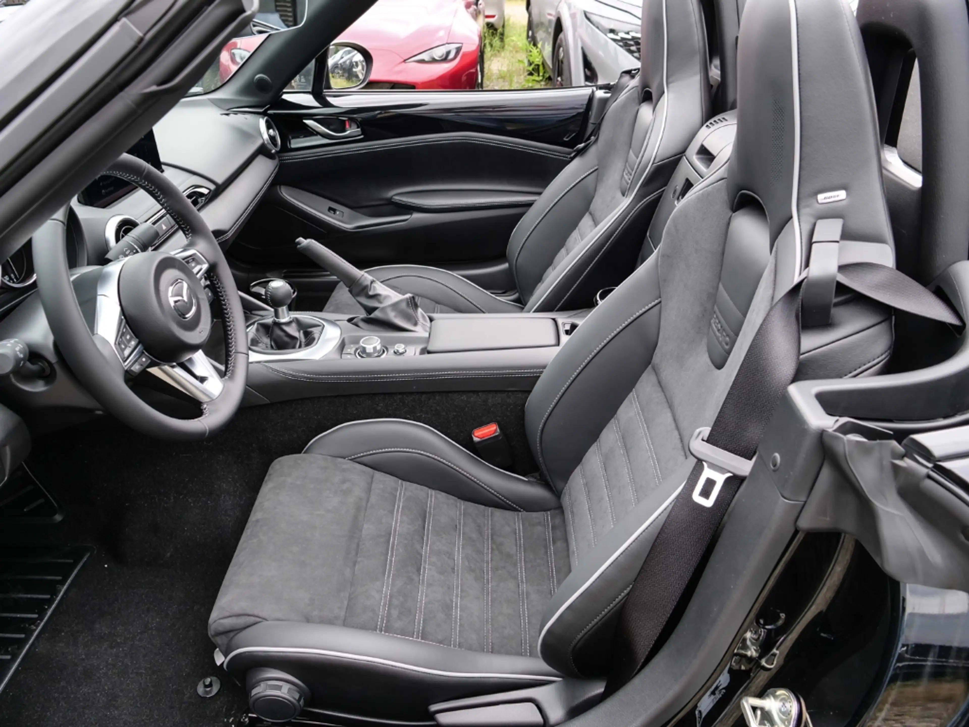 Mazda MX-5 1.5L SKYACTIV-G 132 6MT RWD Homura EU6e — photo 7
