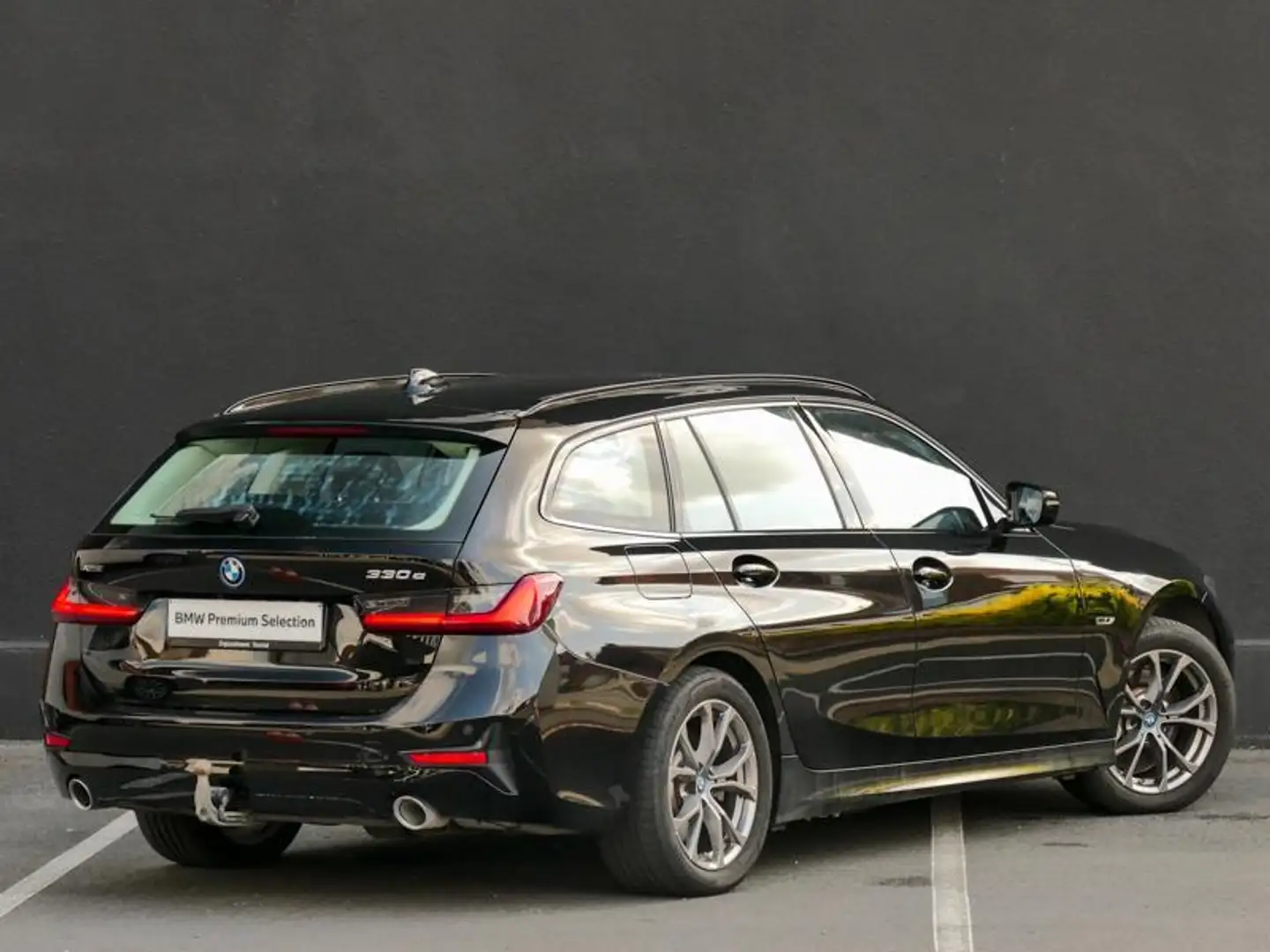 BMW 330 330e xDrive Touring Sport Noir - 2
