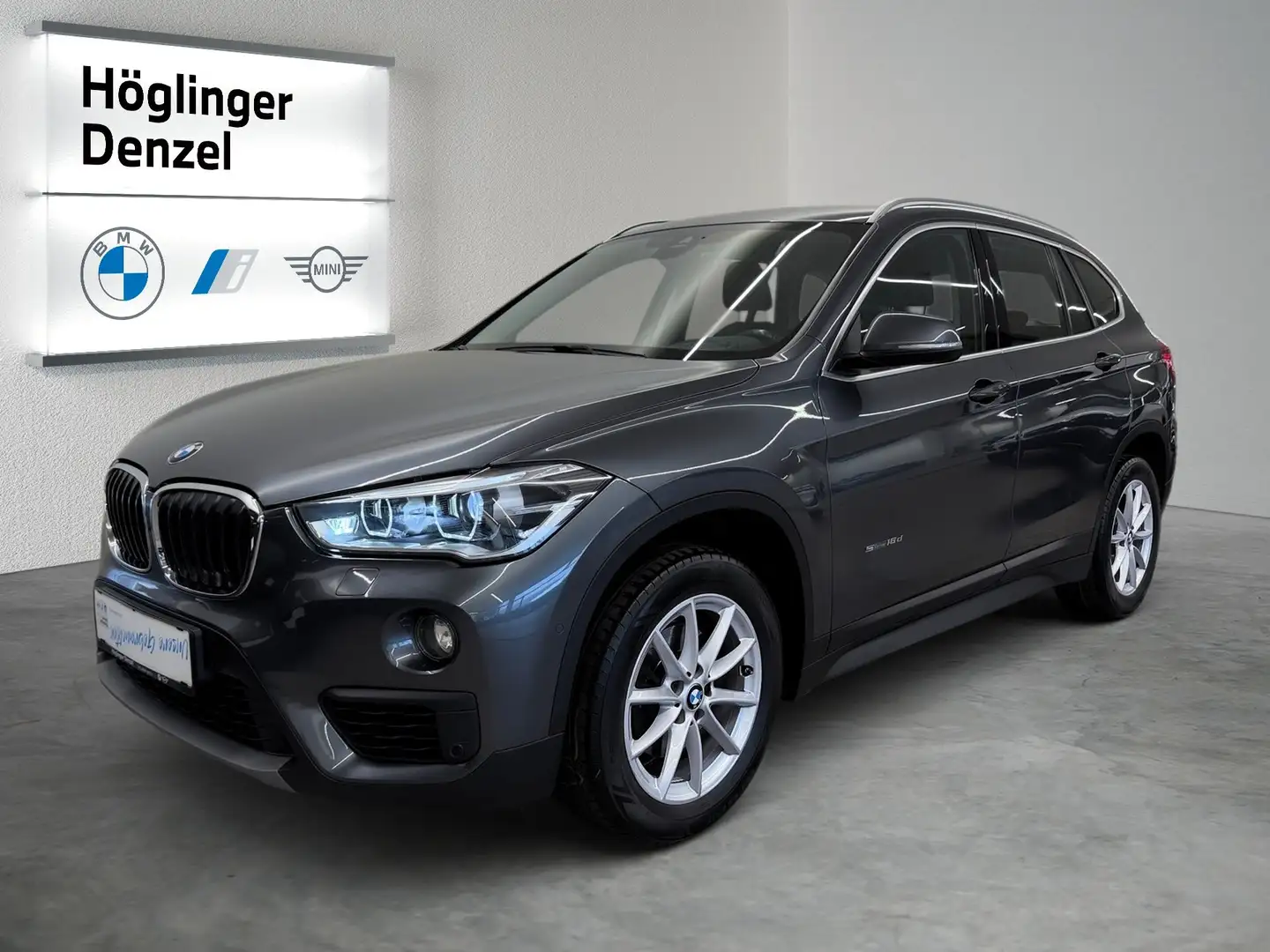 BMW X1 sDrive16d Grau - 2