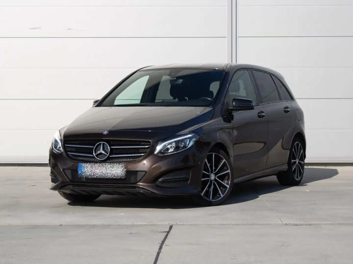 Mercedes-Benz B 180 B 180d (CDI) 7G-DCT Braun - 2