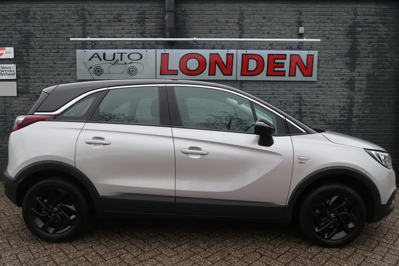 Opel Crossland X 1.2 Turbo 120 Jaar Edition Eerste eigenaar nieuwst Grau - 2