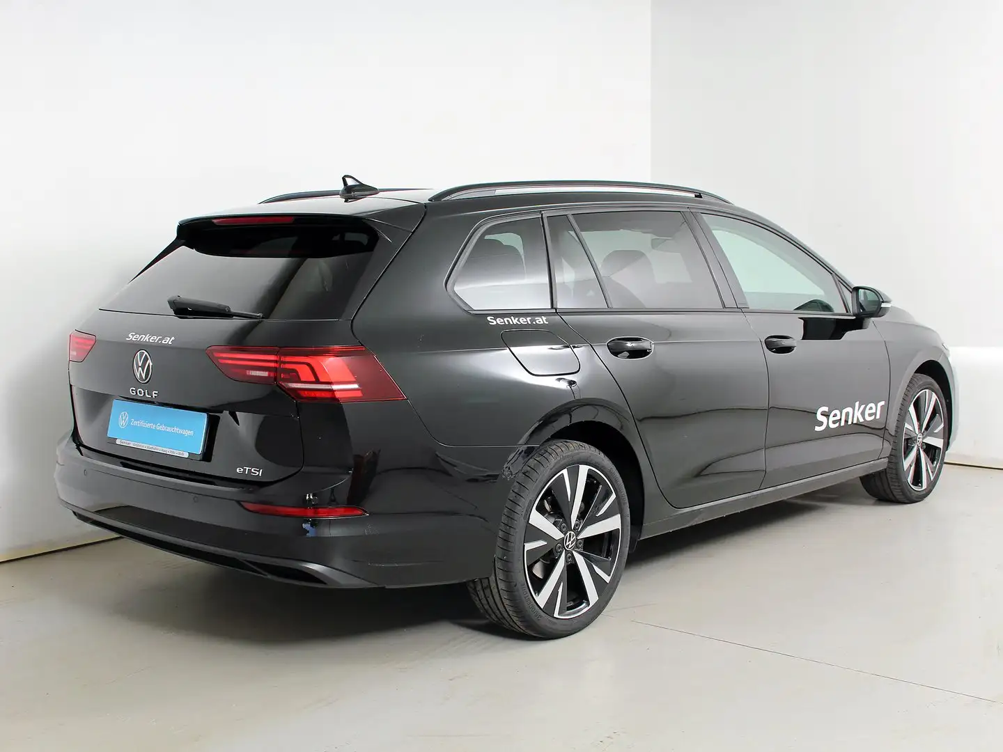 Volkswagen Golf Variant Business mHeV DSG Schwarz - 2