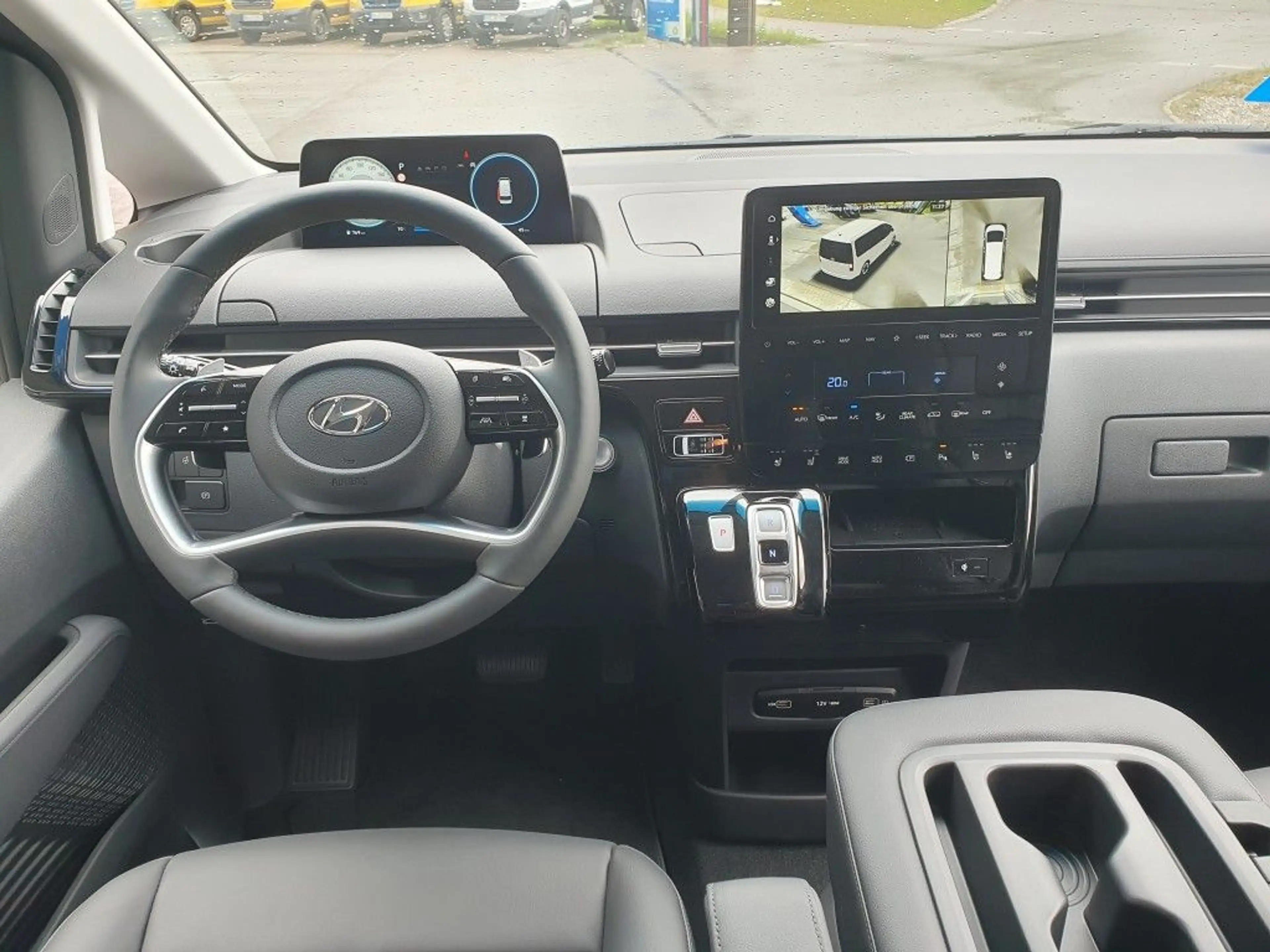 Hyundai STARIA 2.2 CRDi Prime — photo 12