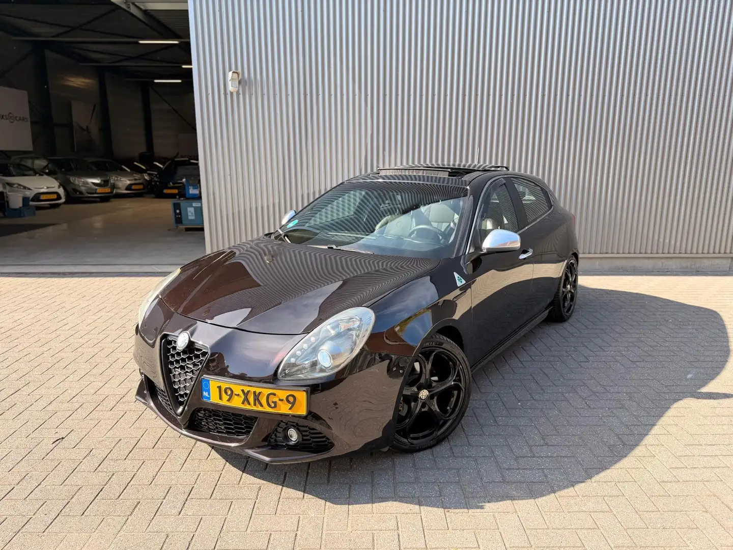 Alfa Romeo Giulietta 1.4 T Distinctive 170pk|Panorama|Sport uitlaat|Cru Schwarz - 1