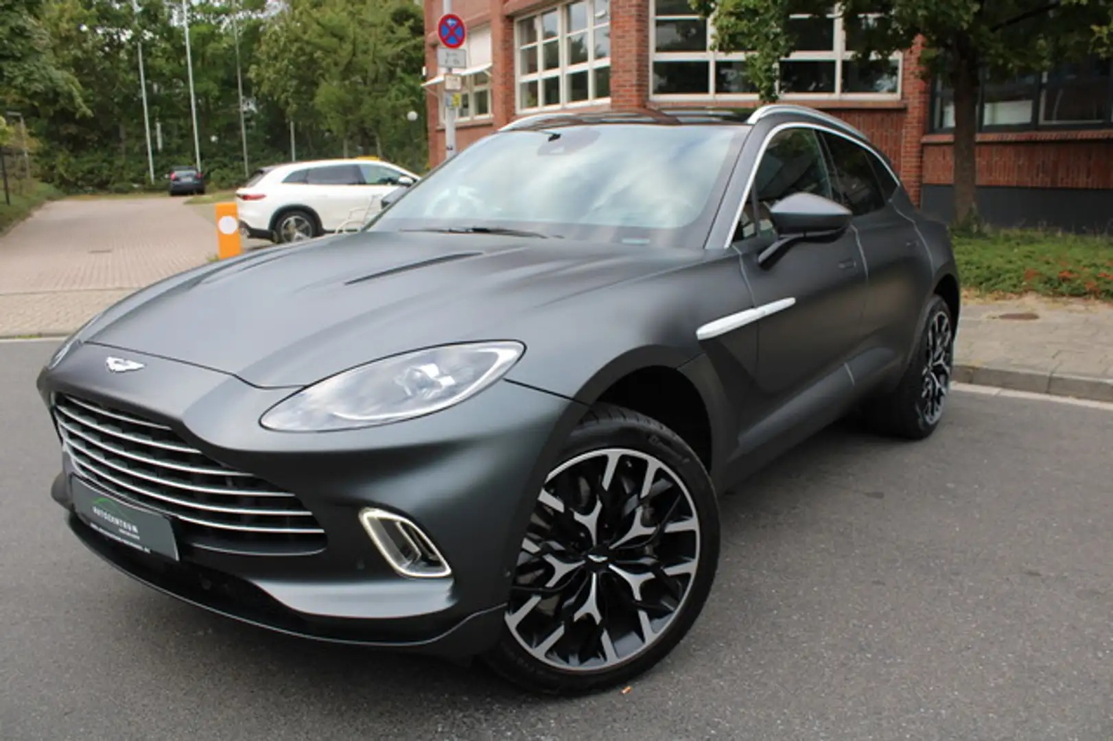 Aston Martin DBX 4.0 V8 Panorama/360Grad/Luft/SERVICE NEU Šedá - 1