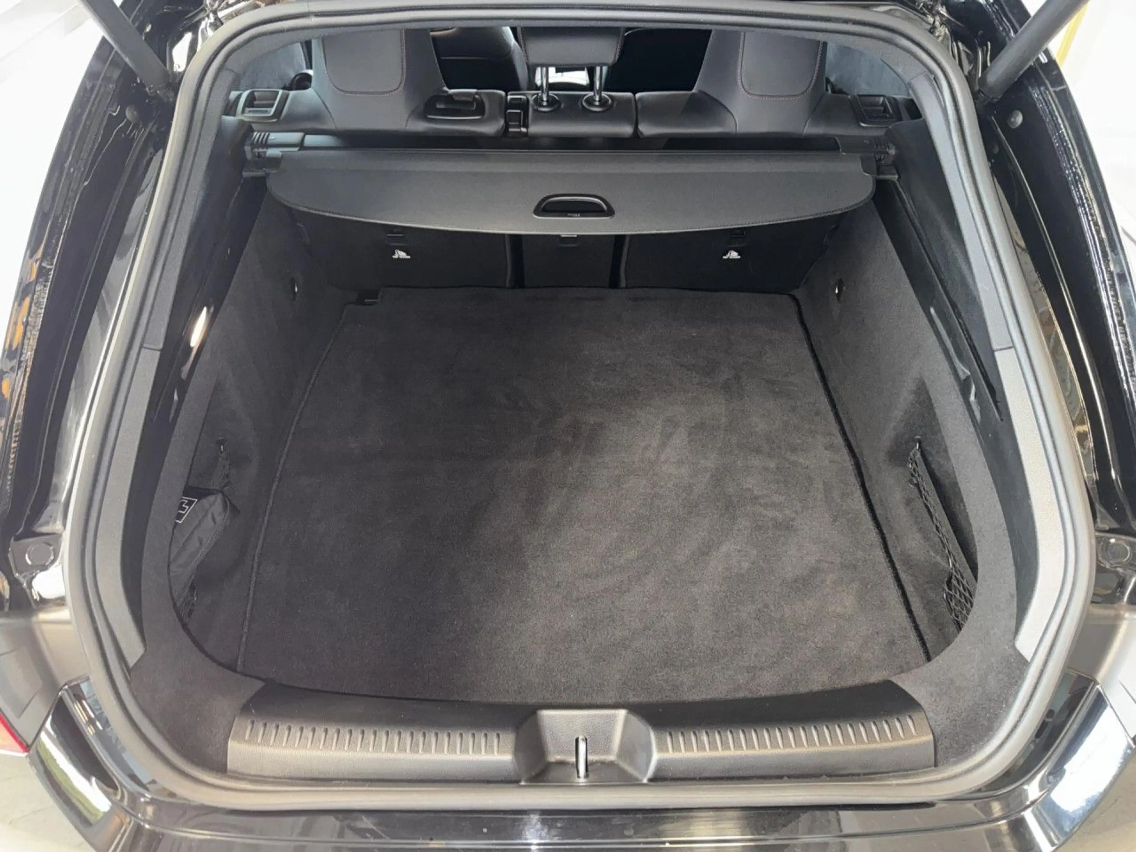 Mercedes-Benz CLA 200 Shooting Brake AMG Line, Facelift, MBUX! — photo 10
