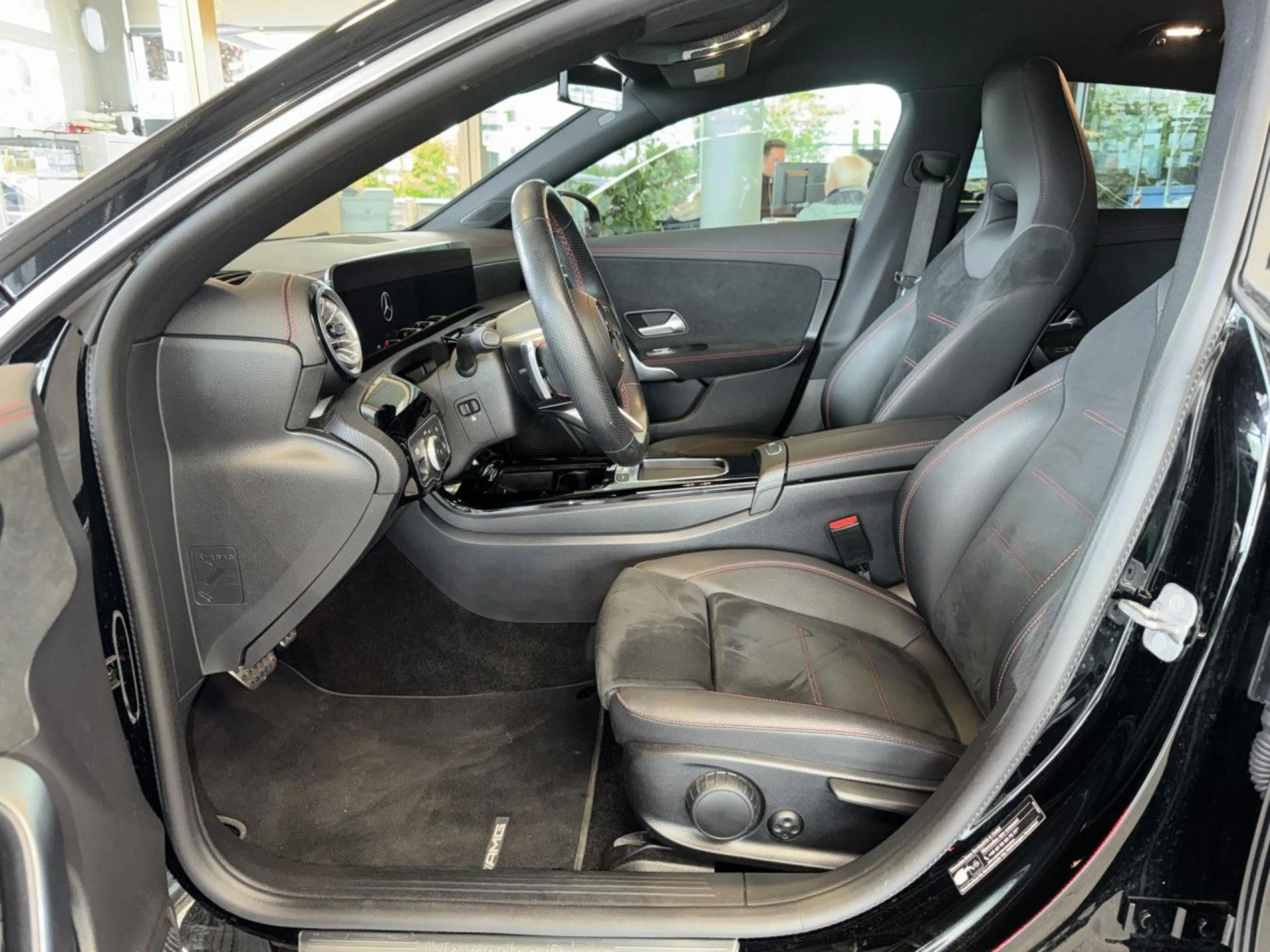 Mercedes-Benz CLA 200 Shooting Brake AMG Line, Facelift, MBUX! — photo 11