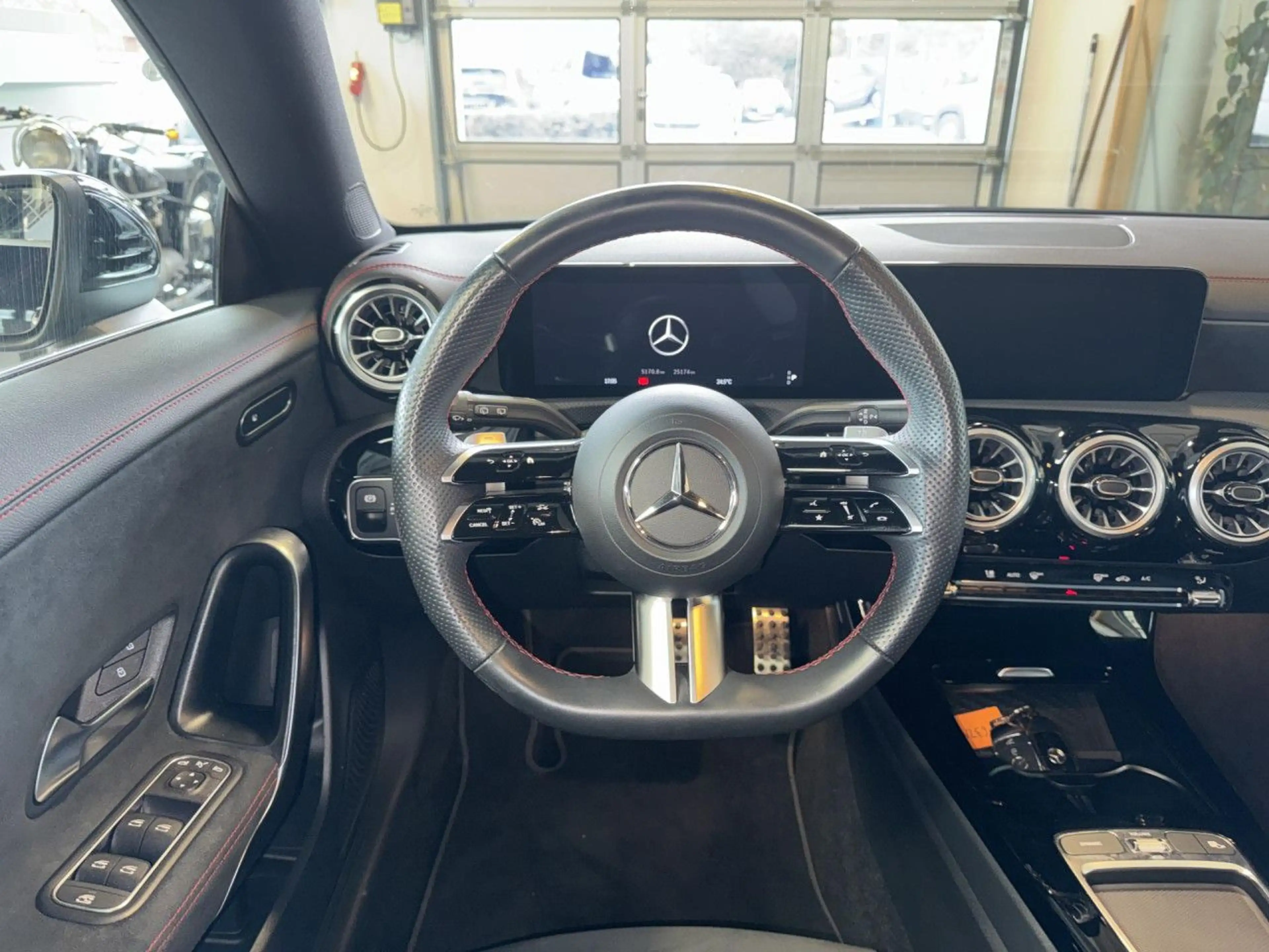 Mercedes-Benz CLA 200 Shooting Brake AMG Line, Facelift, MBUX! — photo 14
