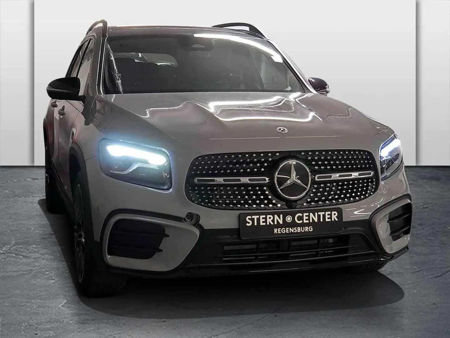 Mercedes-Benz GLB 220 d 4MATIC MBUX AMG SHD Perf-AGA Wide AHK Grau - 2