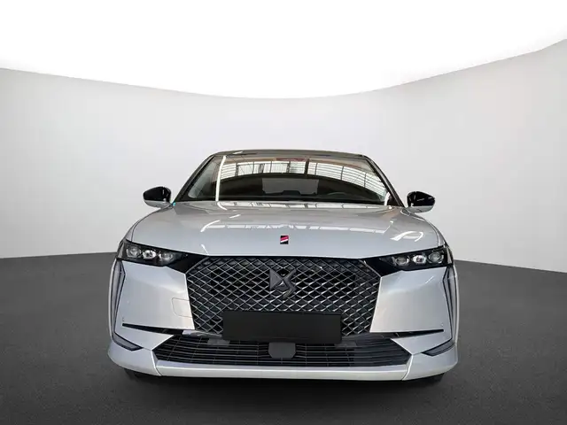DS Automobiles DS 4 view 2