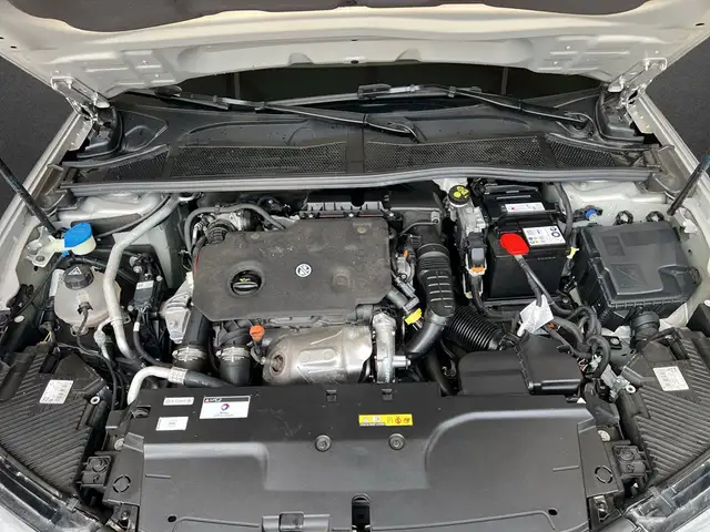 DS Automobiles DS 4 view 5
