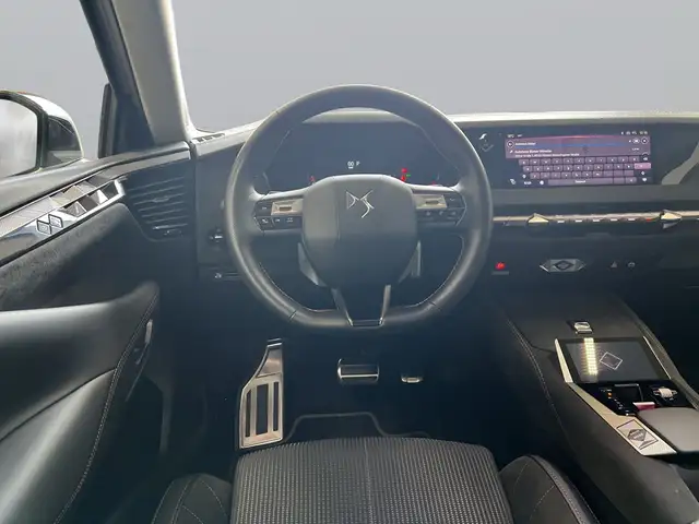 DS Automobiles DS 4 view 13