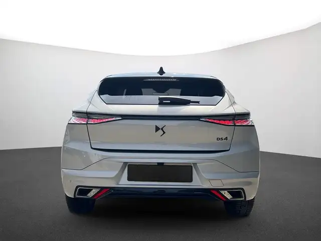 DS Automobiles DS 4 view 3
