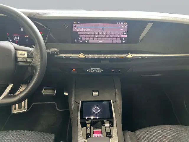 DS Automobiles DS 4 view 12