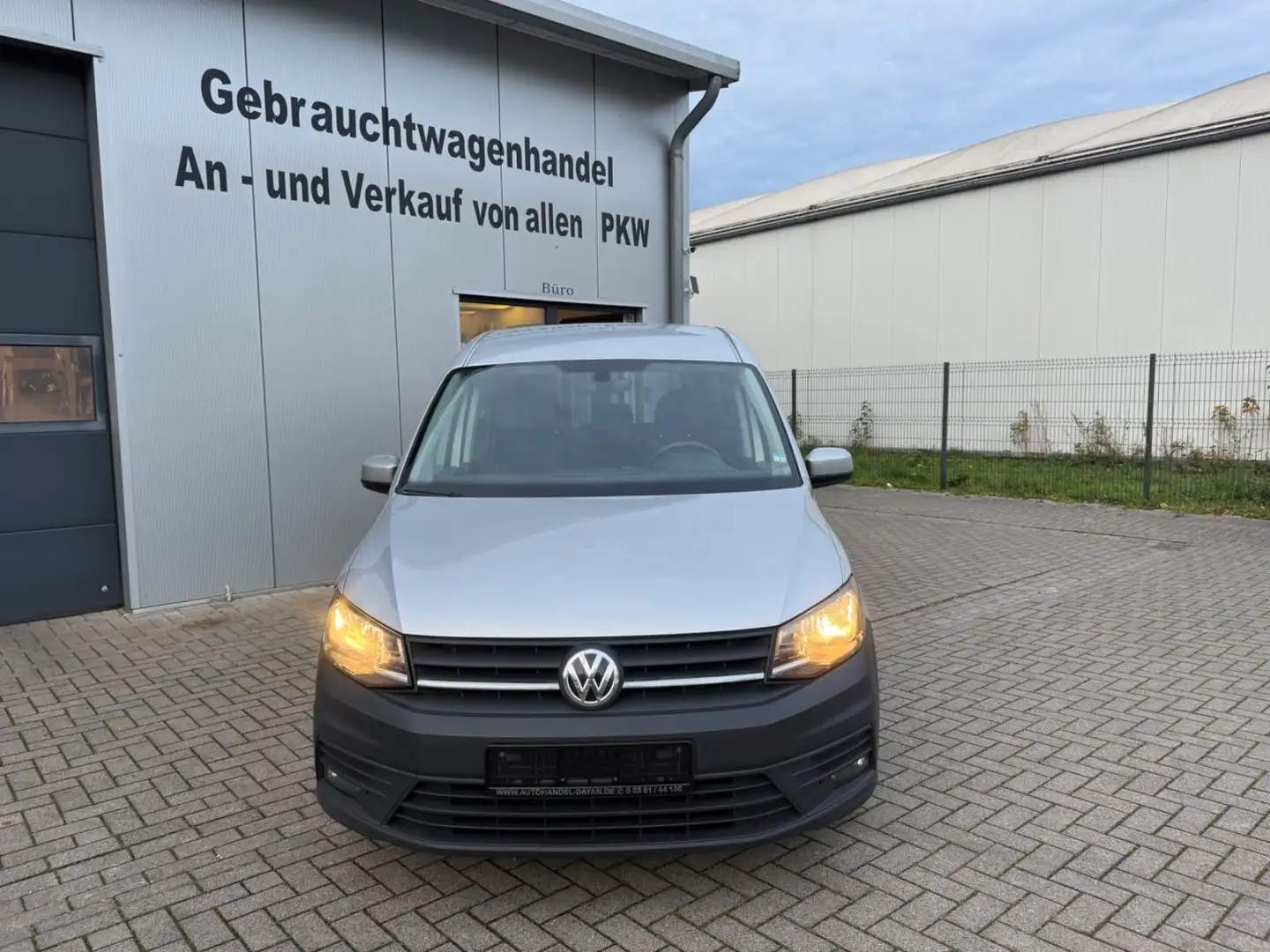 Volkswagen Caddy PKW Maxi*MWST*7Sitzer*AHK*TEMPOMAT* Silber - 2