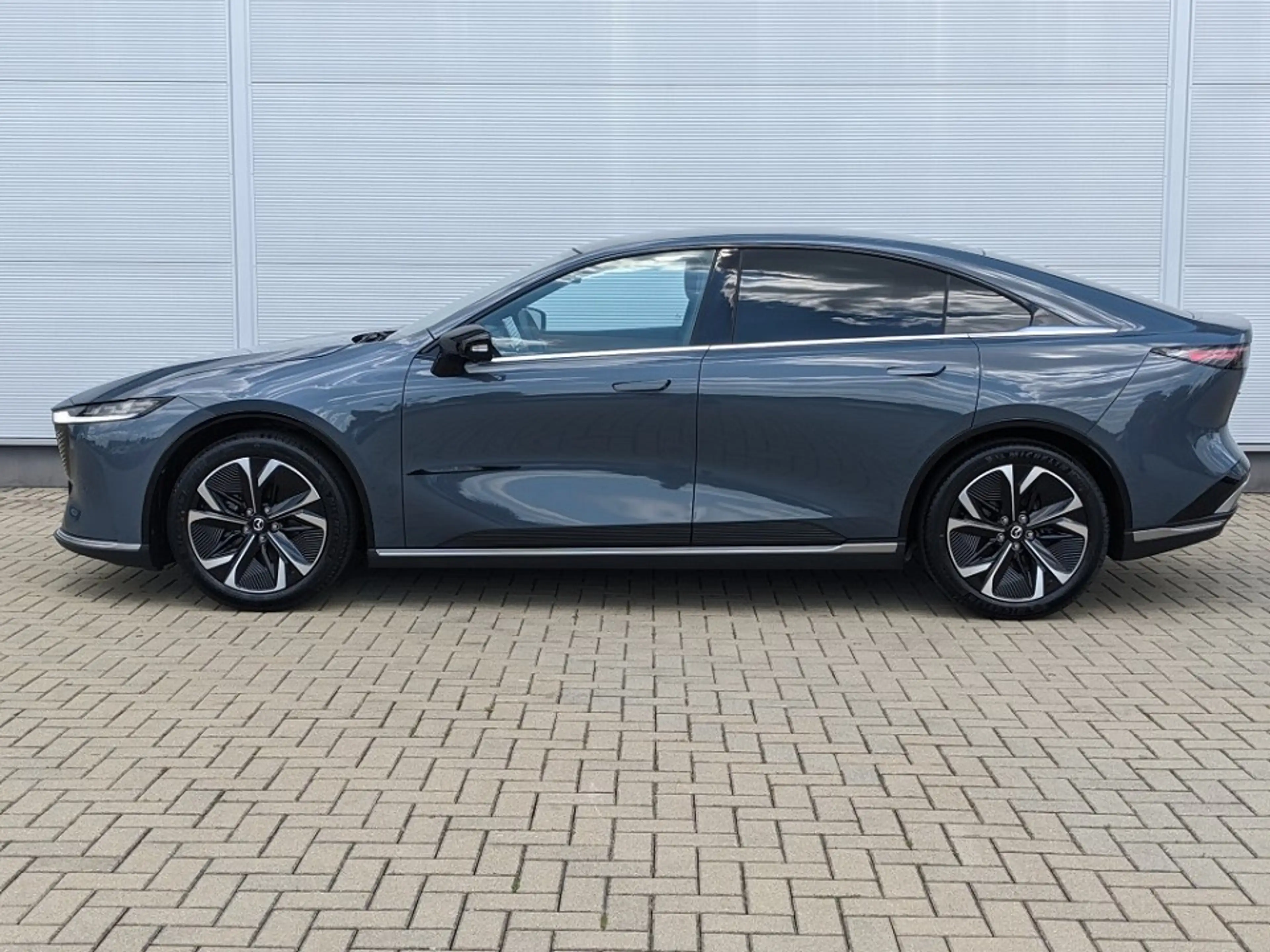 Mazda 6e EV (258PS) Takumi Panoramadach — photo 3