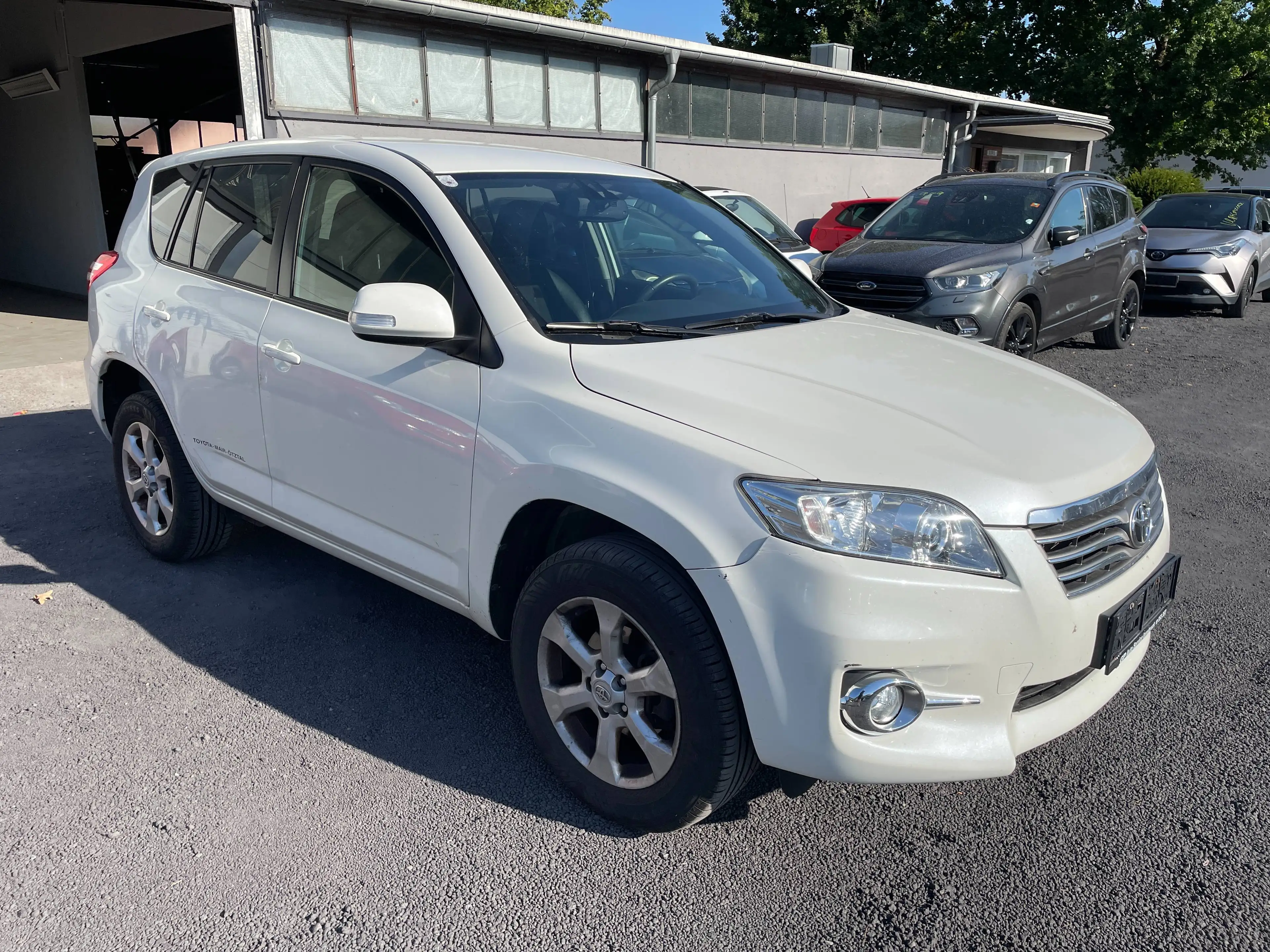 Toyota RAV 4 Basis — photo 2