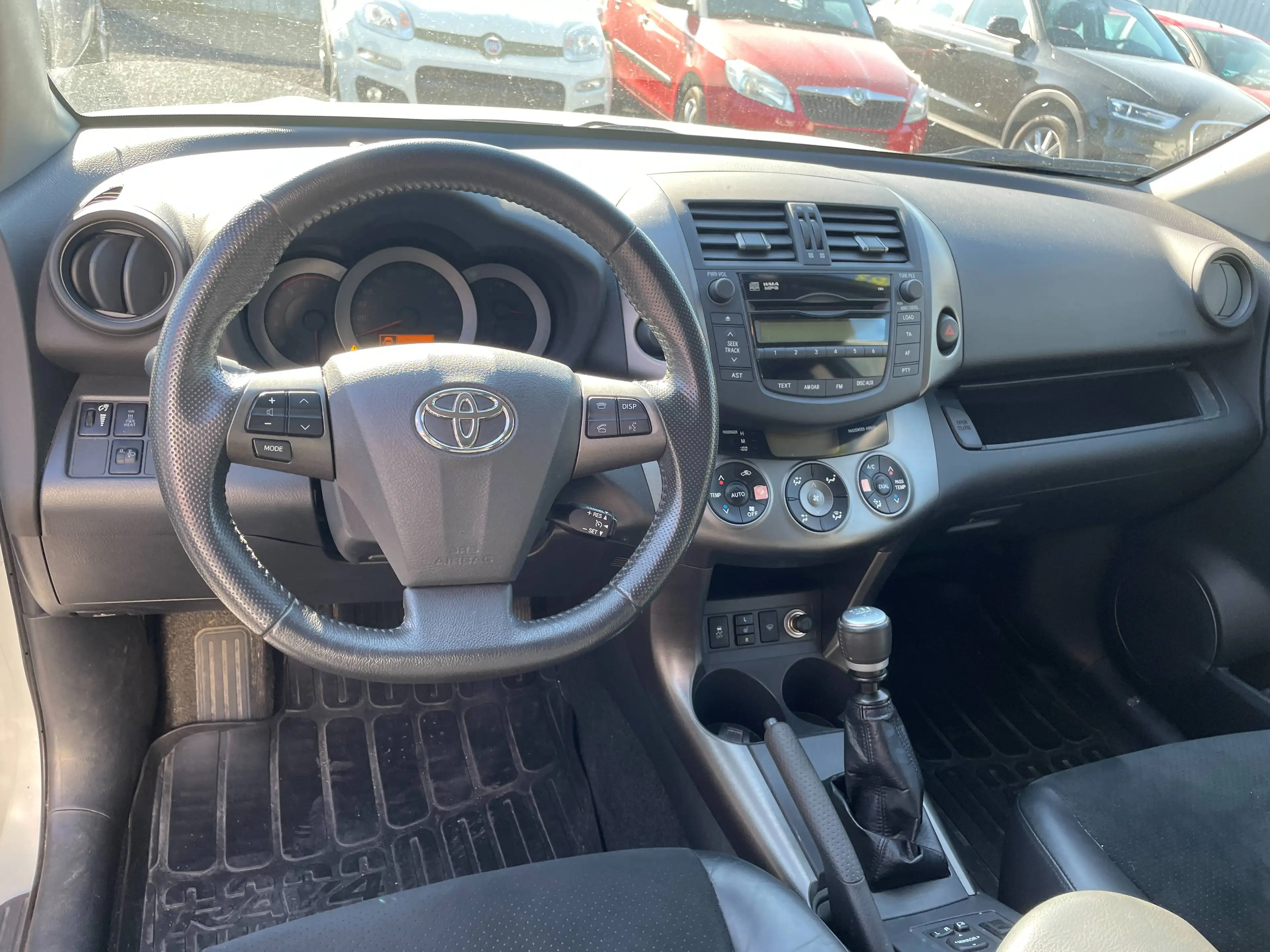Toyota RAV 4 Basis — photo 12