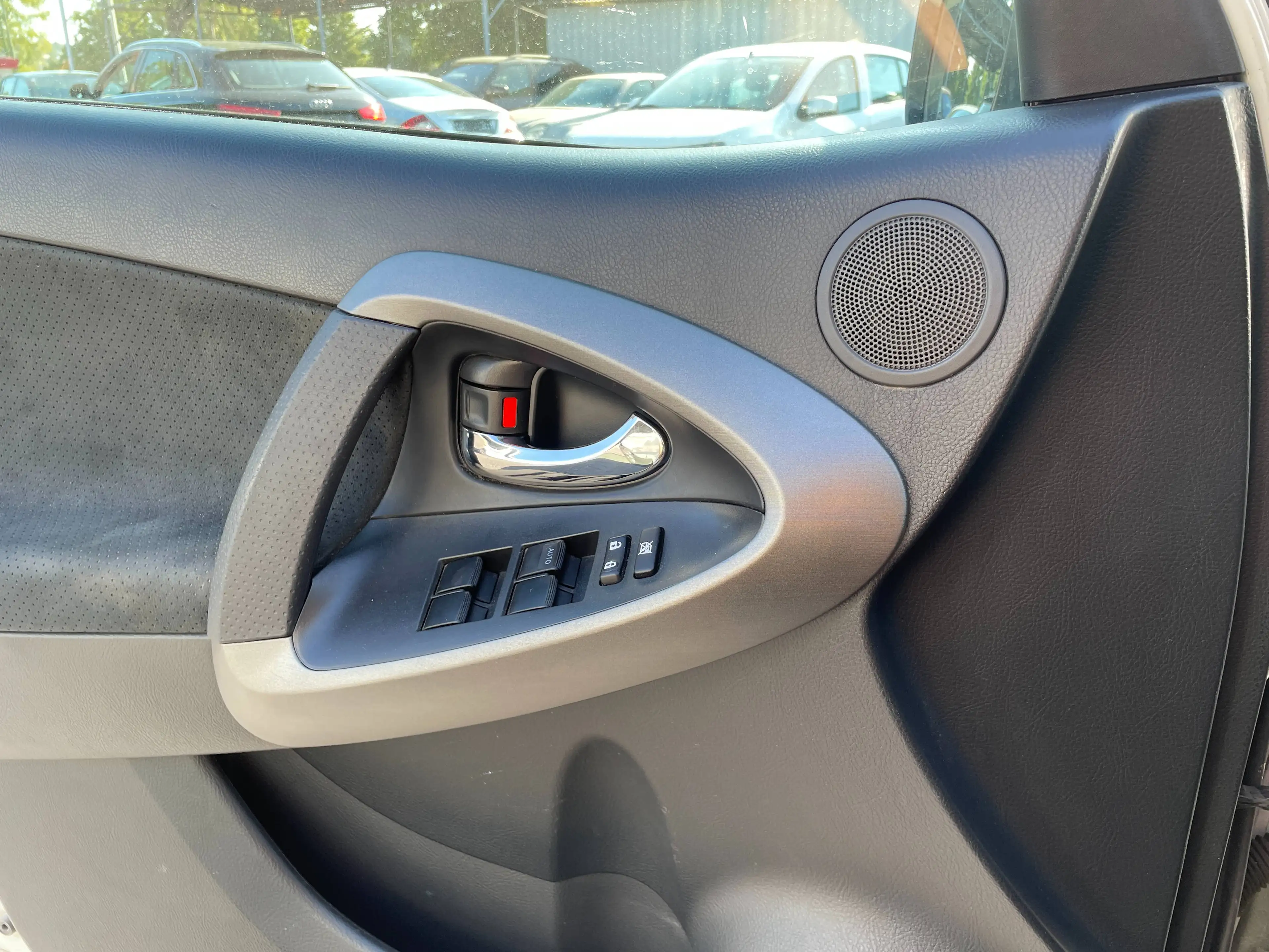Toyota RAV 4 Basis — photo 14